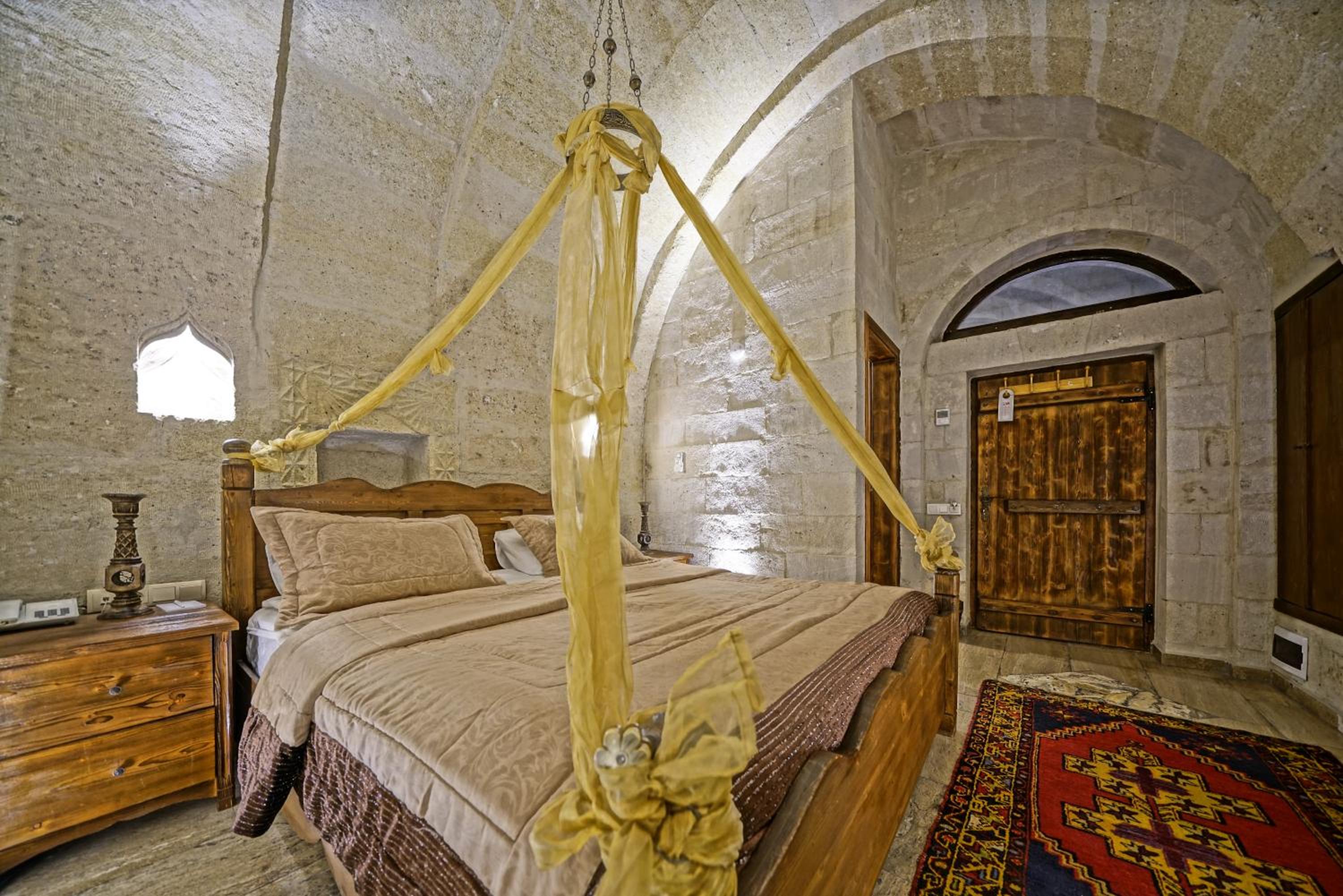 Double Arch Room