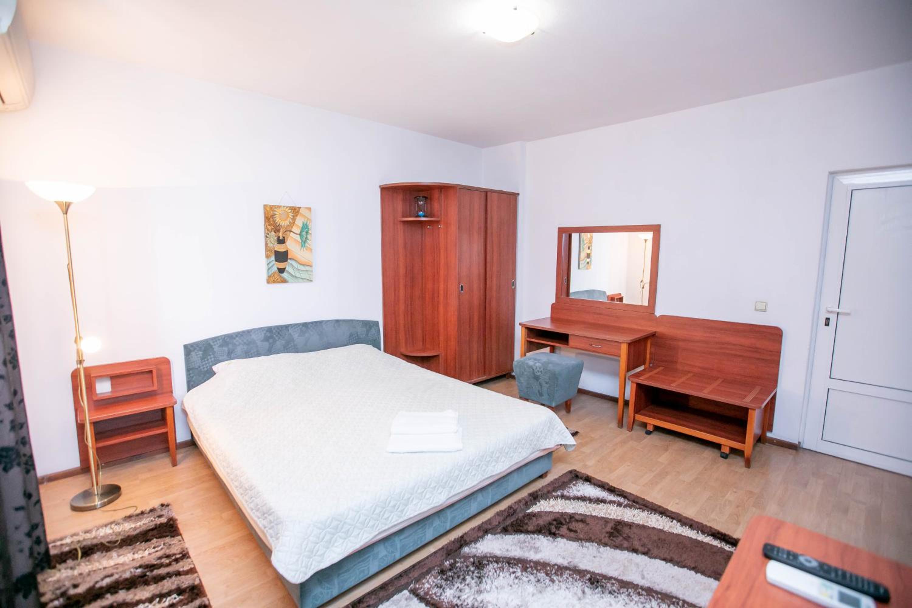 One-Bedroom Suite with Balcony