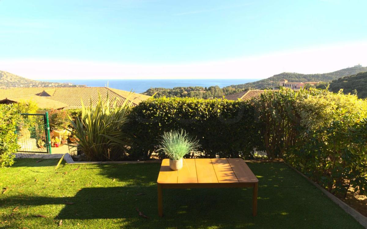 Apartment with Sea View photo 1