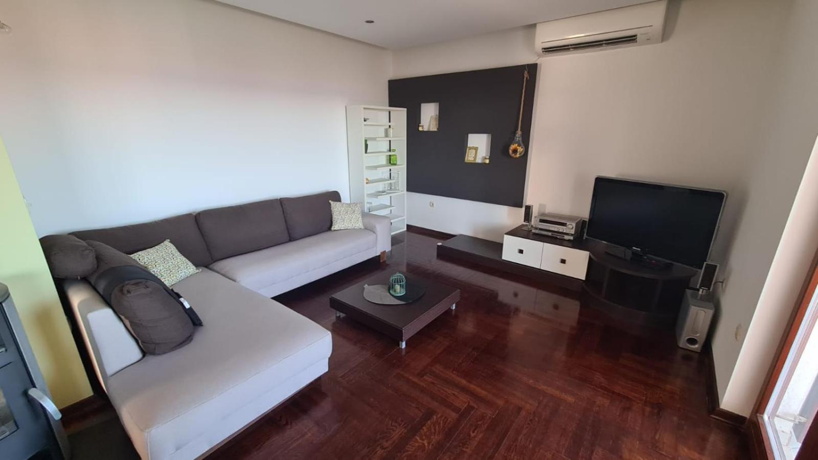 Two-Bedroom Apartment - Photo 5
