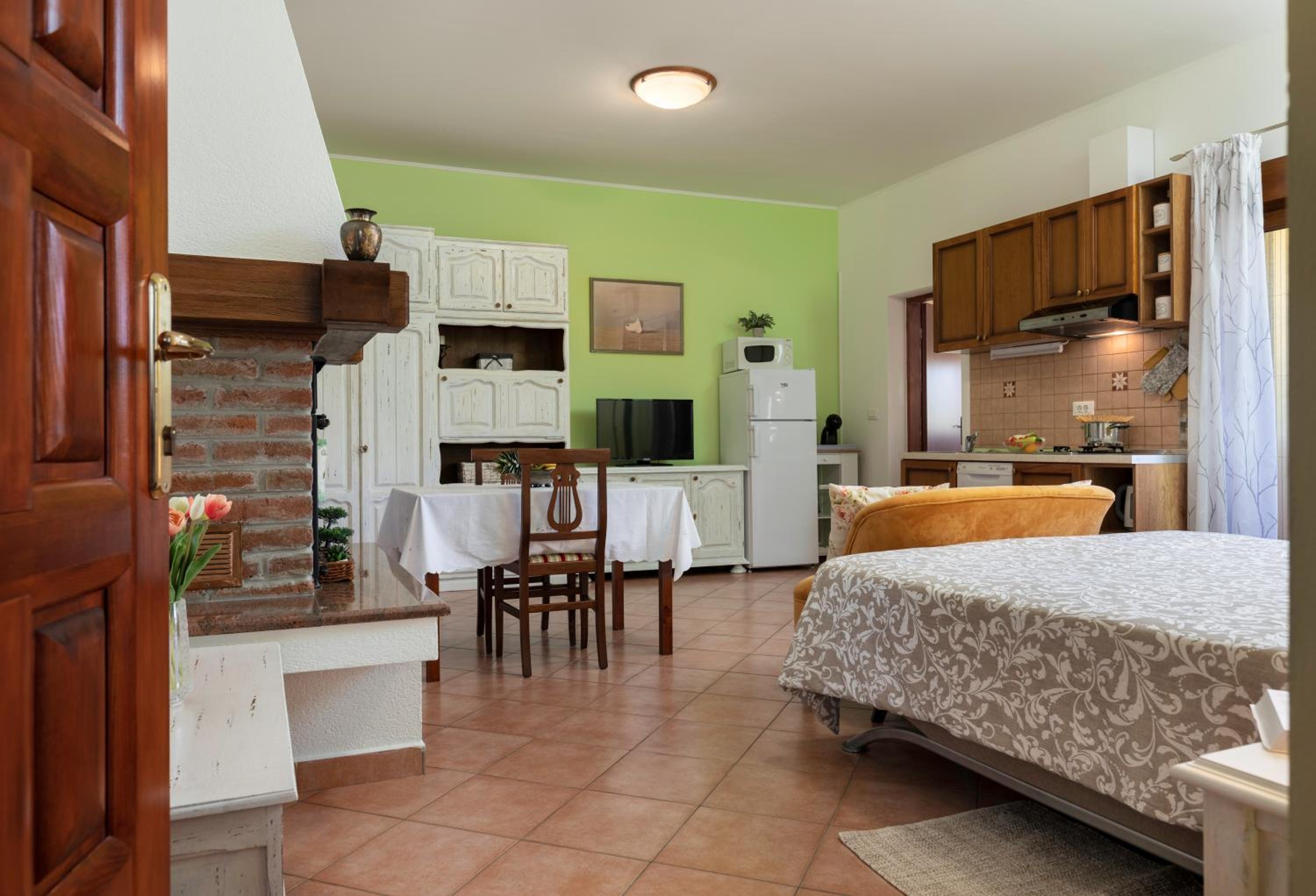Studio Apartment