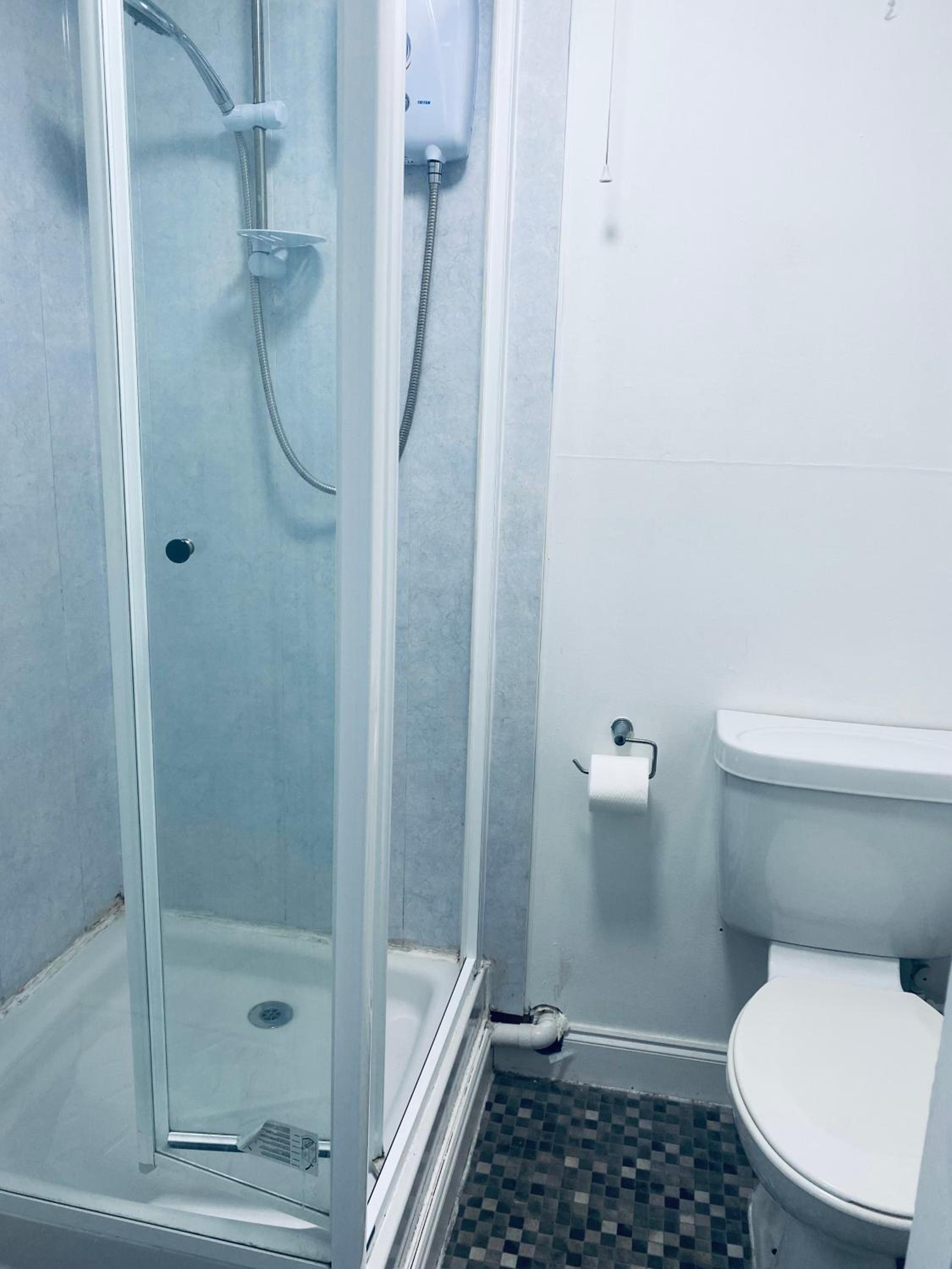 Twin Room With Shower photo 2