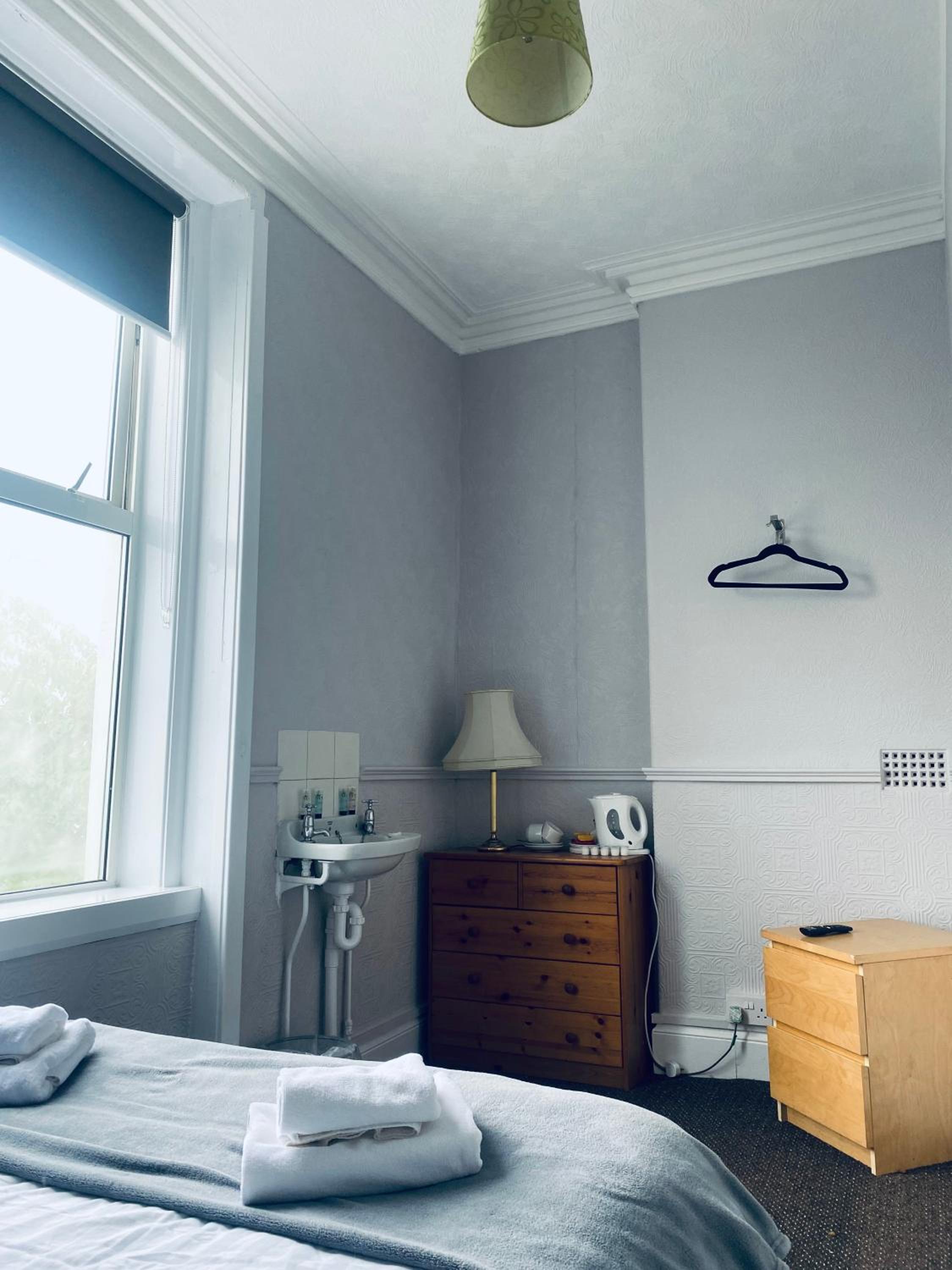 Double Room With Shared Bathroom photo 2
