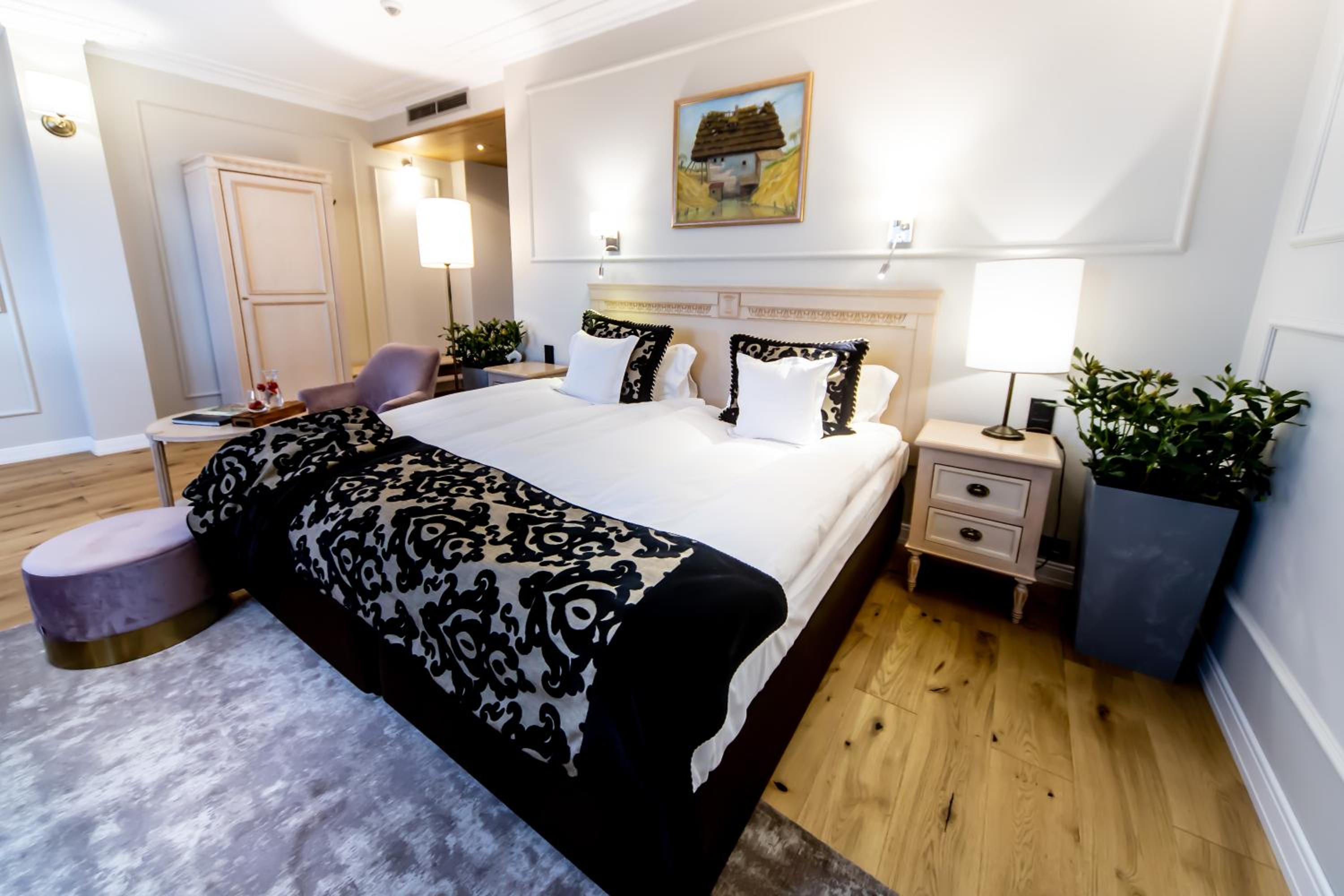 Superior Room - Photo 10