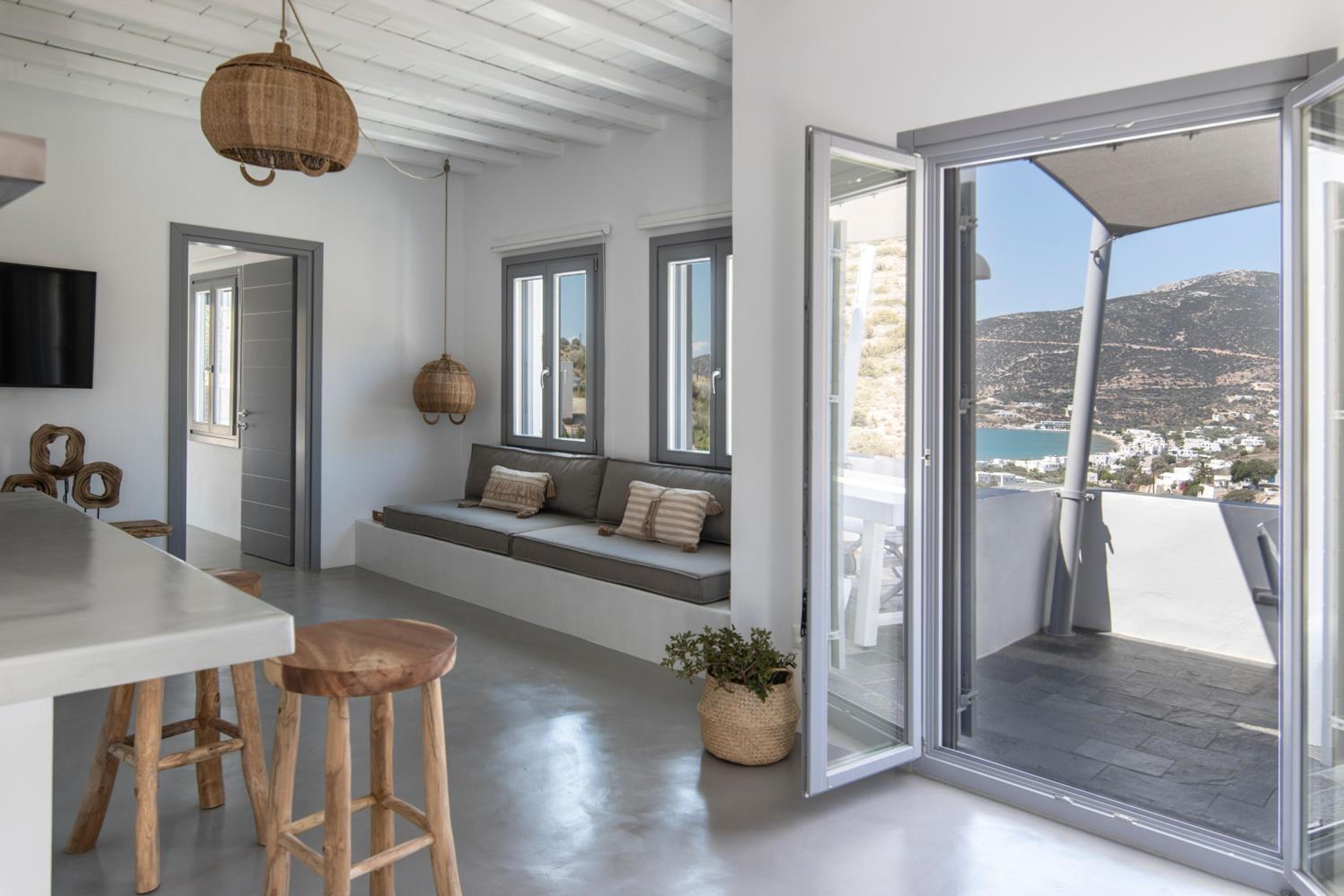 Three-Bedroom Villa photo 2