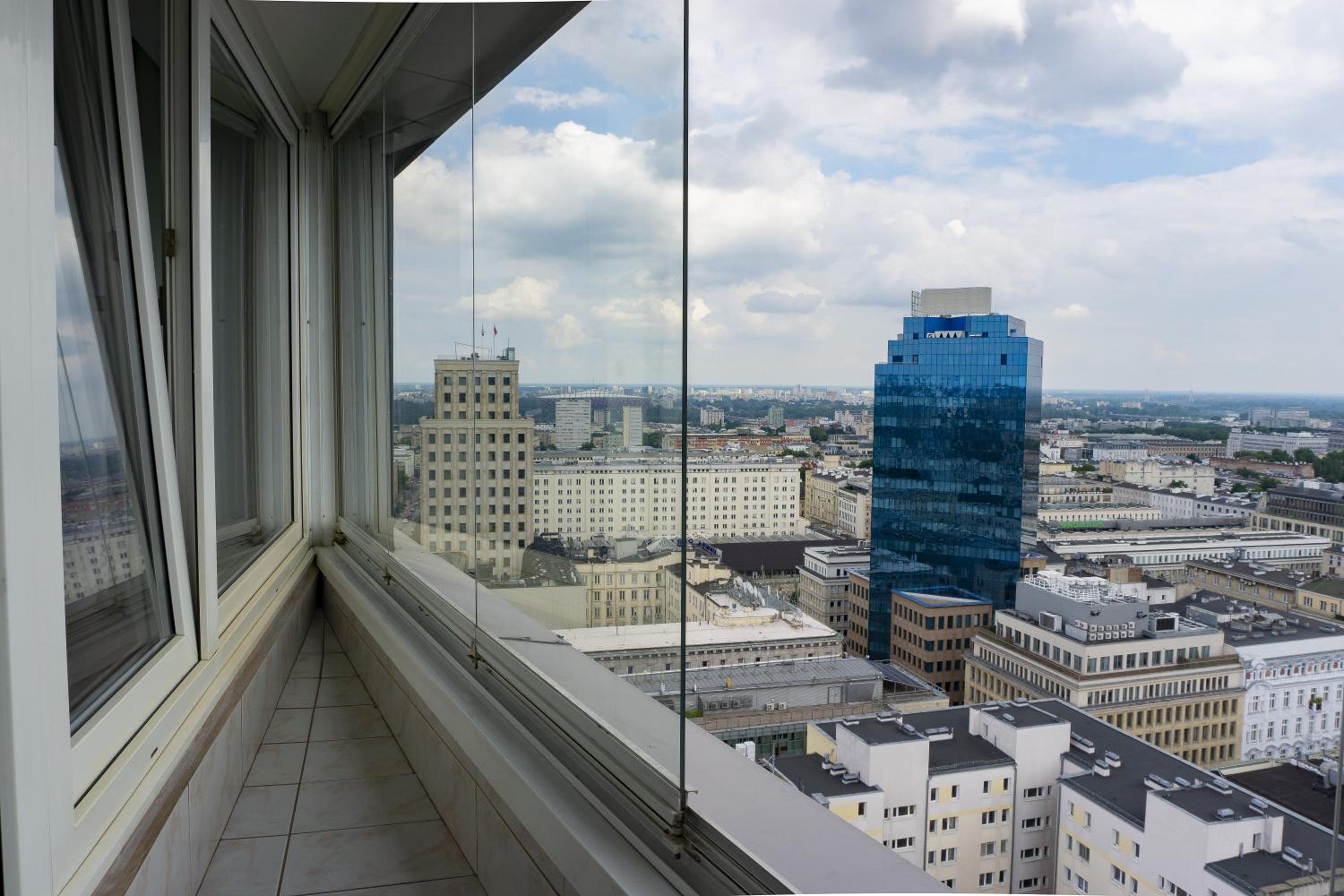 Studio Apartment with Balcony and City View - Świętokrzyska 35 20th floor, photo 6