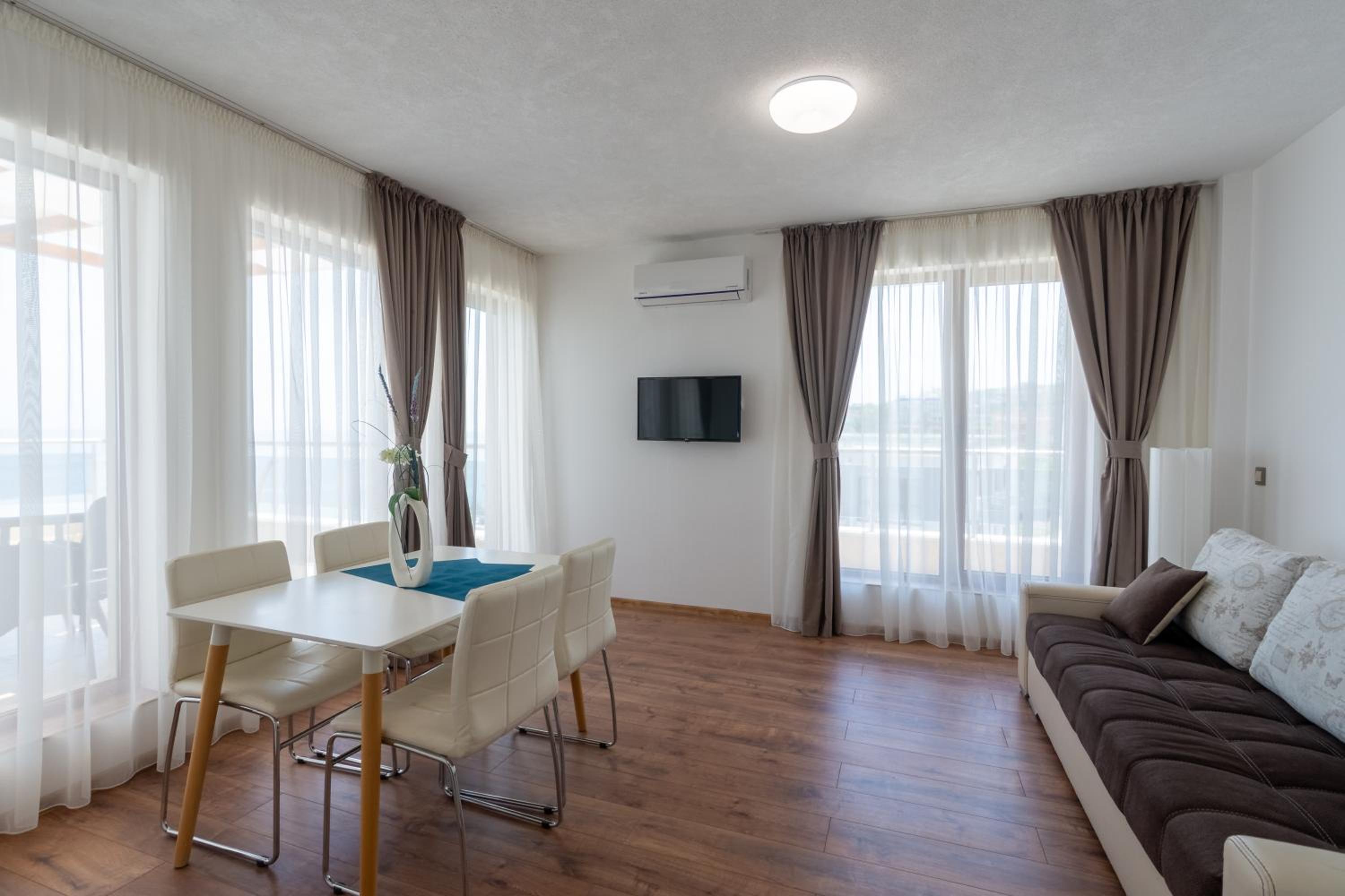 Apartment with Terrace photo 1
