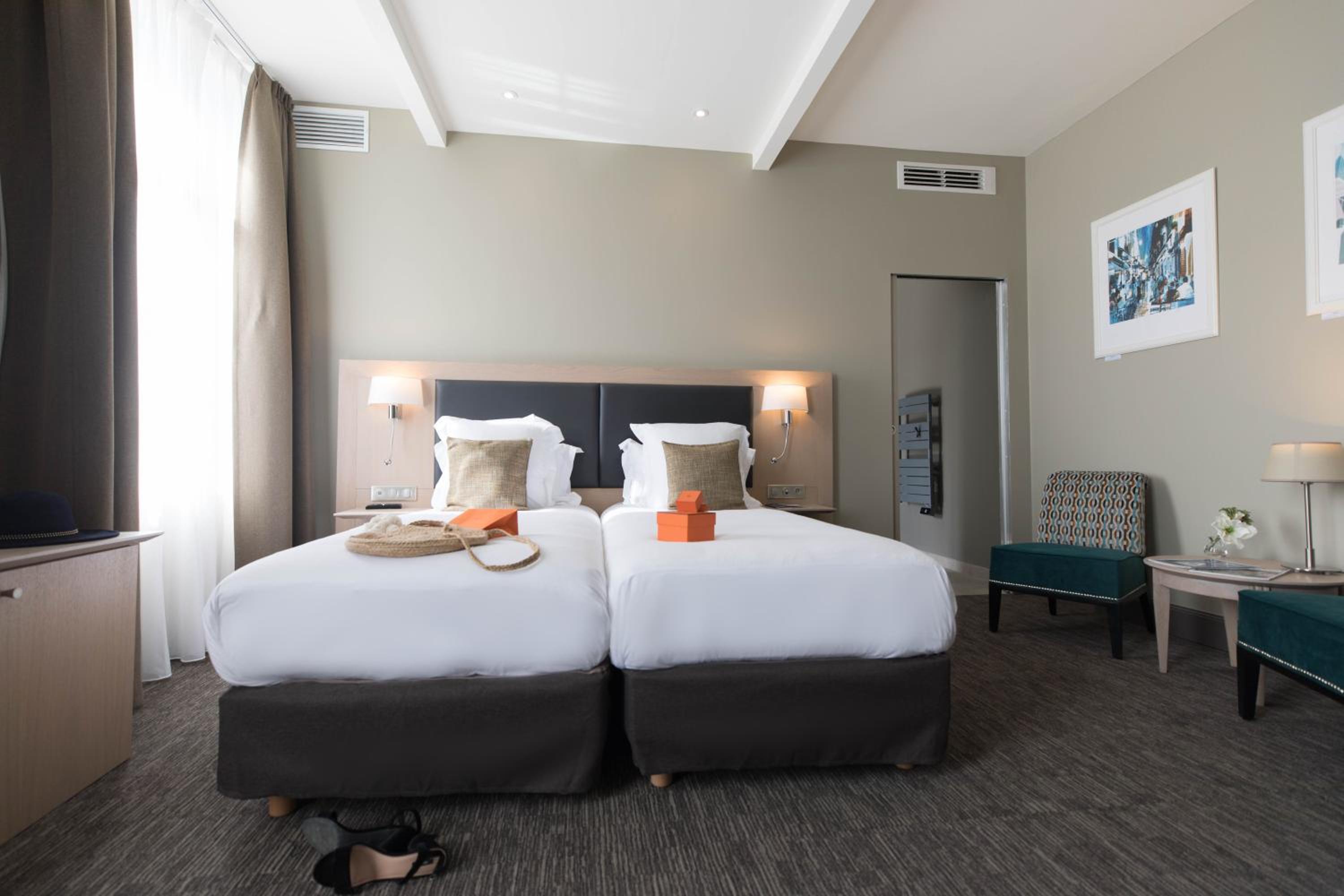 Deluxe Double or Twin Room - Photo 3