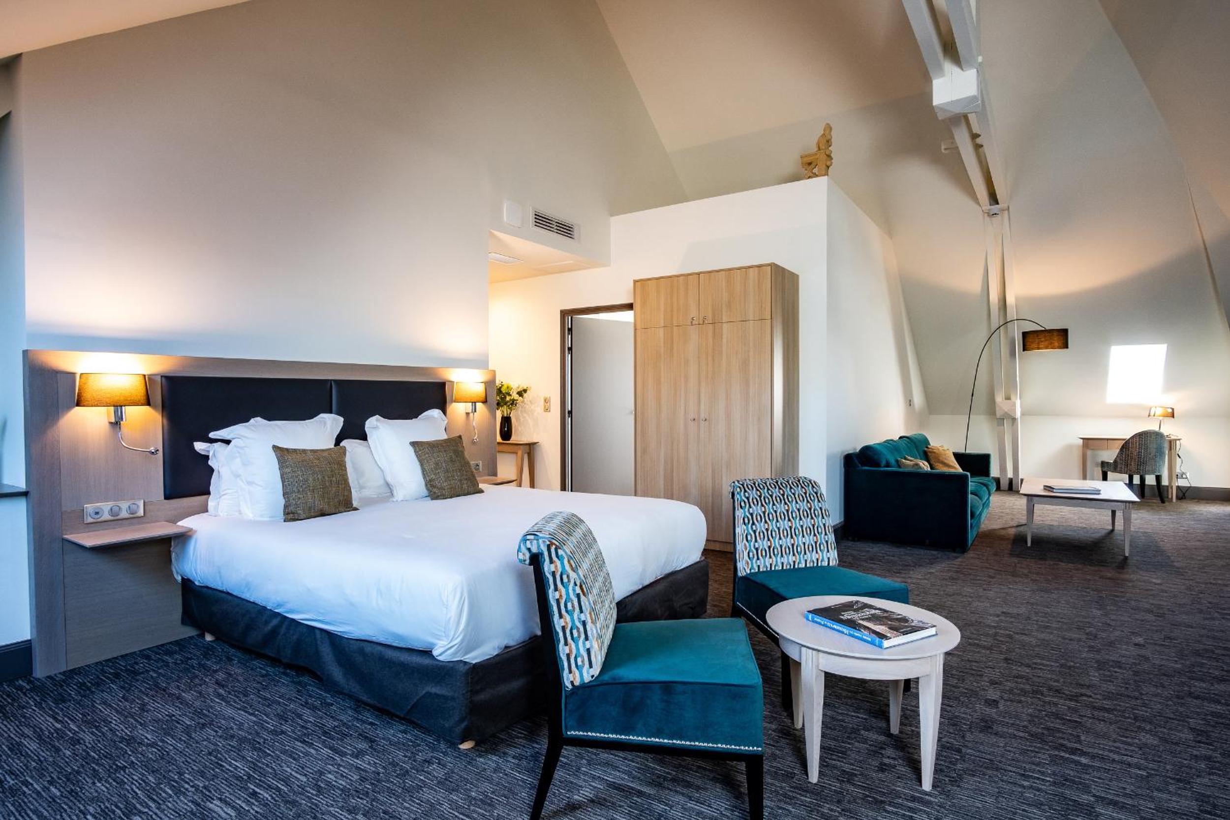 Superior King Suite - Photo 1