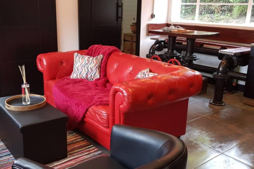 One-Bedroom House - Photo 37