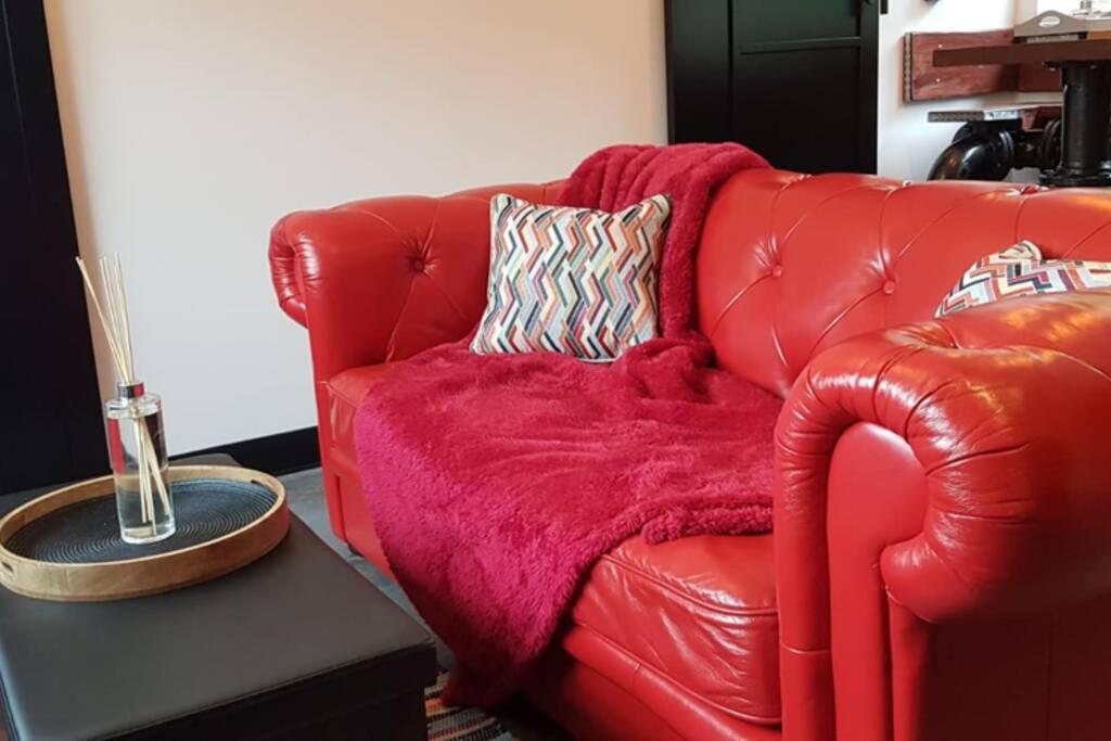 One-Bedroom House - Photo 2