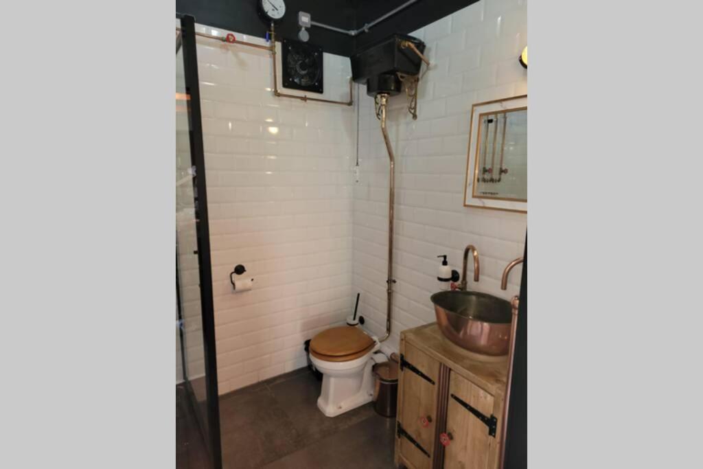 One-Bedroom House - Photo 5