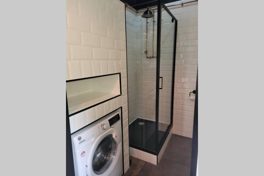 One-Bedroom House - Photo 8