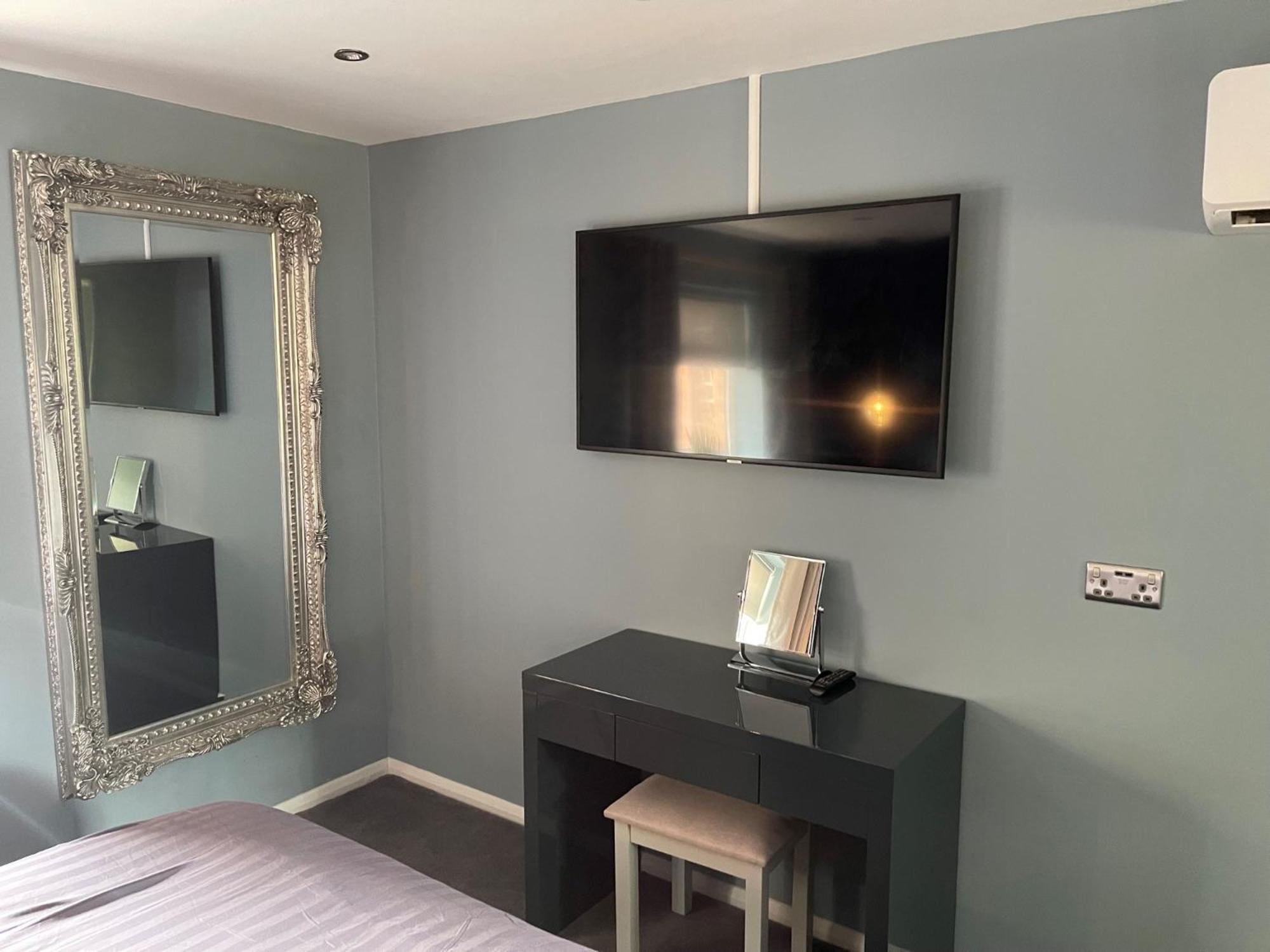 Suite - Photo 4