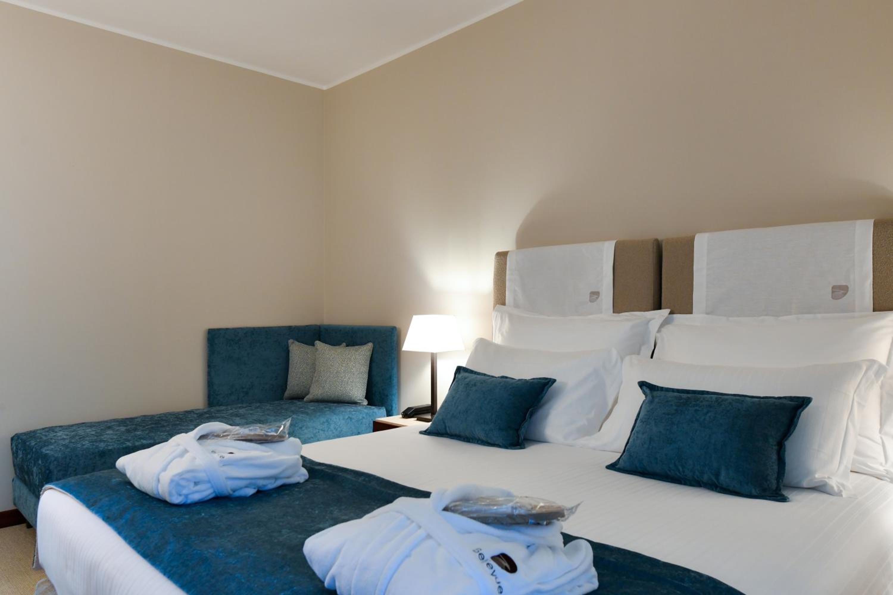 Superior Triple Room with Pinewood View Sea side - Photo 7