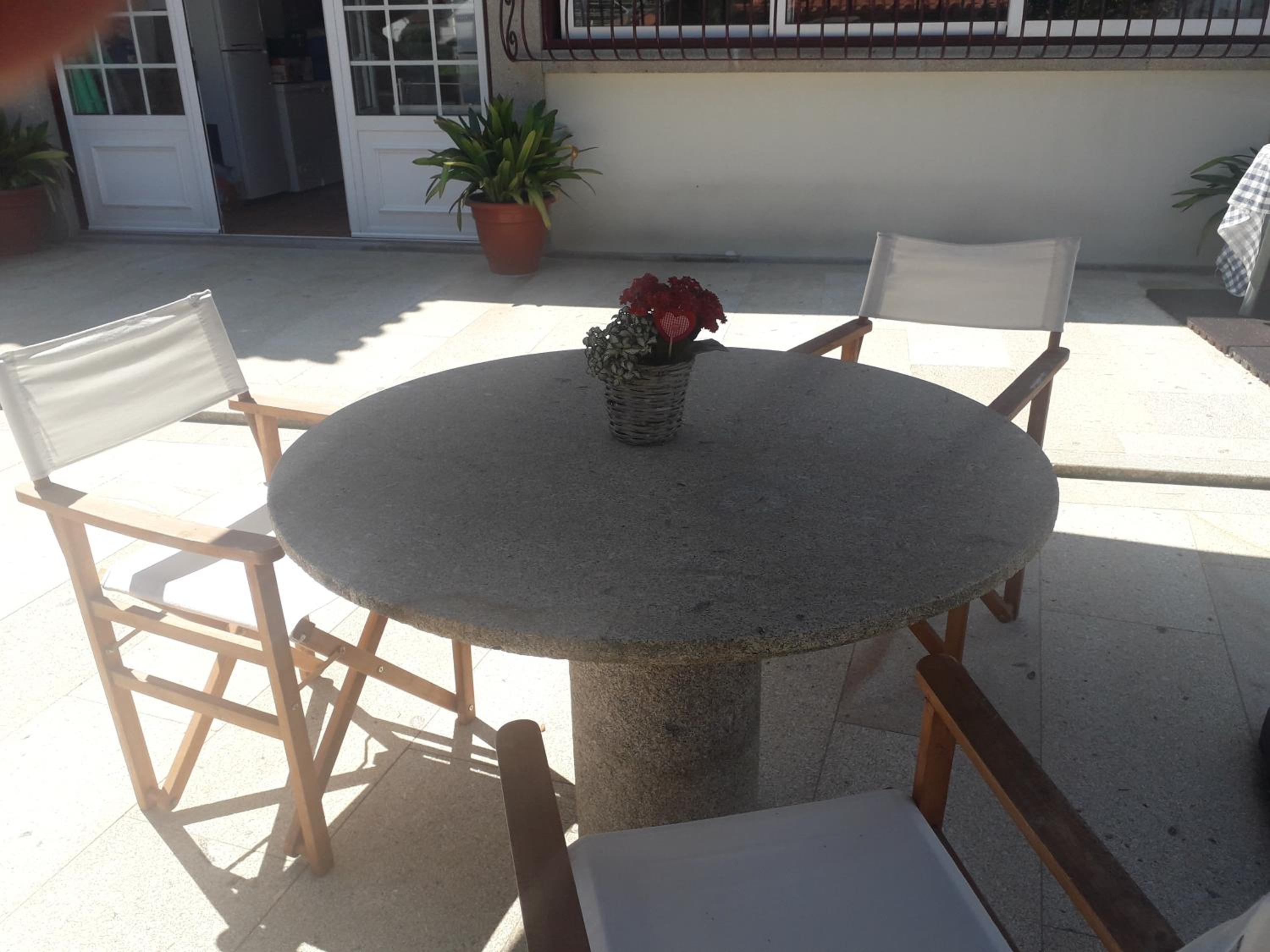 Deluxe Double Room (2 Adults + 1 Child) - Photo 8