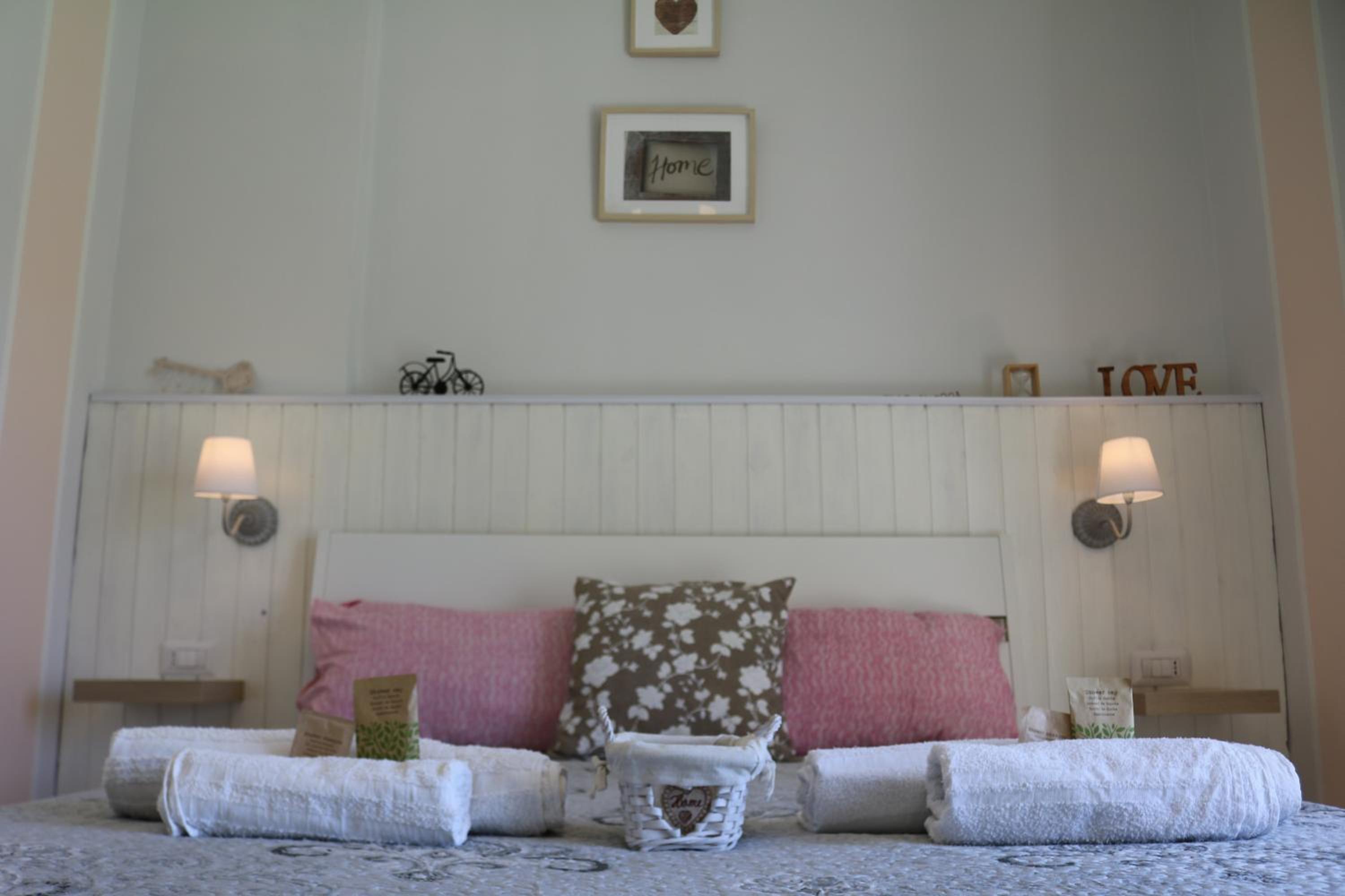 Deluxe Double Room with Balcony and Sea View - Photo 16