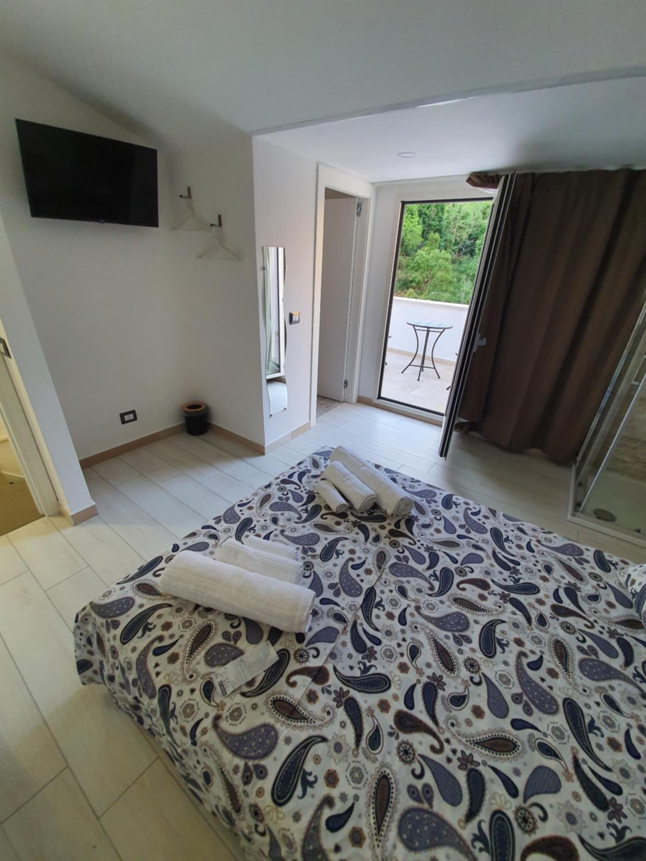 Double Room with Terrace - Photo 2