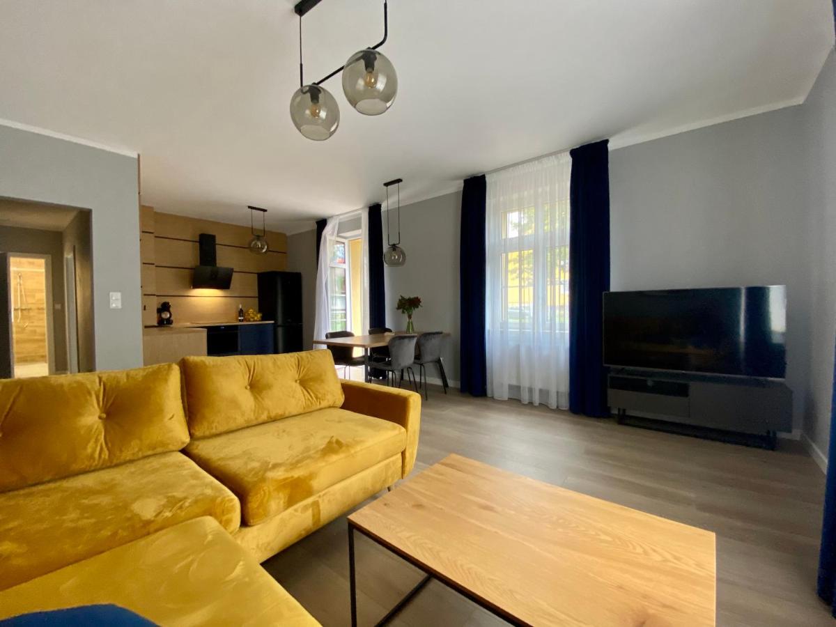 Apartment with Balcony photo 2
