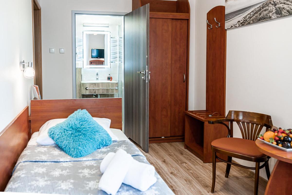 Single Room photo 1
