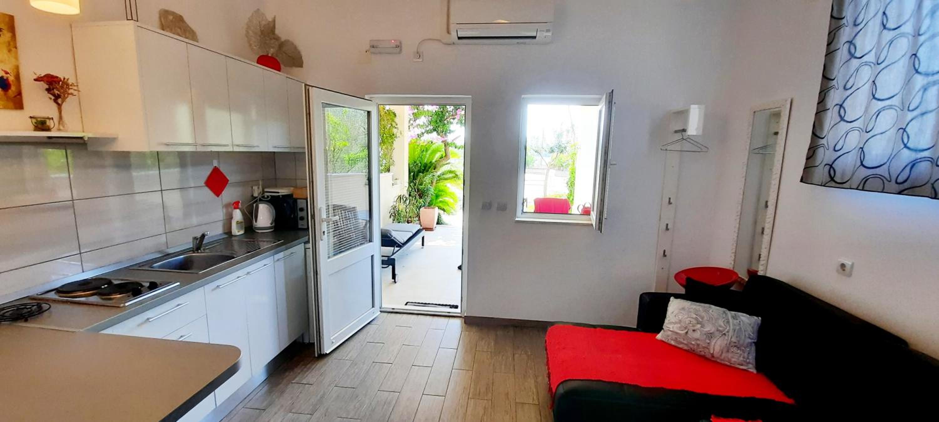 Apartment with Sea View - Photo 14