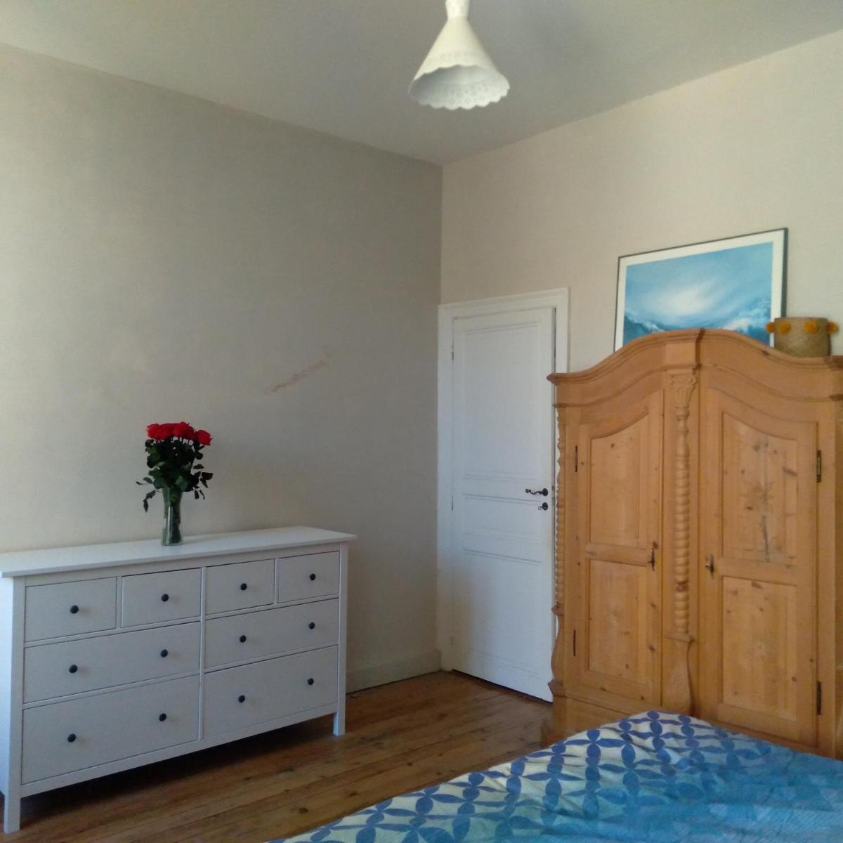 Three-Bedroom Apartment photo 2