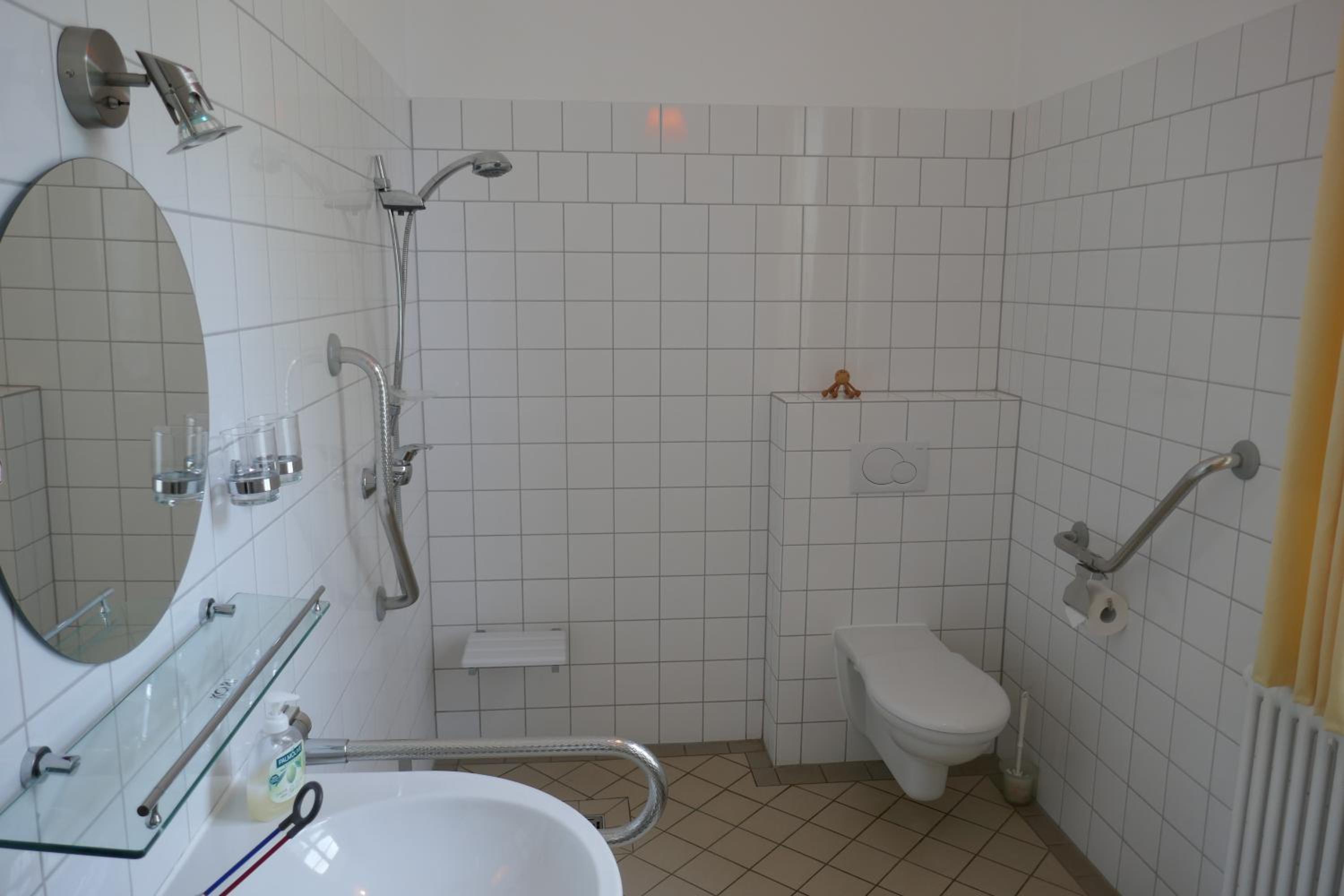 Double Room - Disability Access - Photo 4