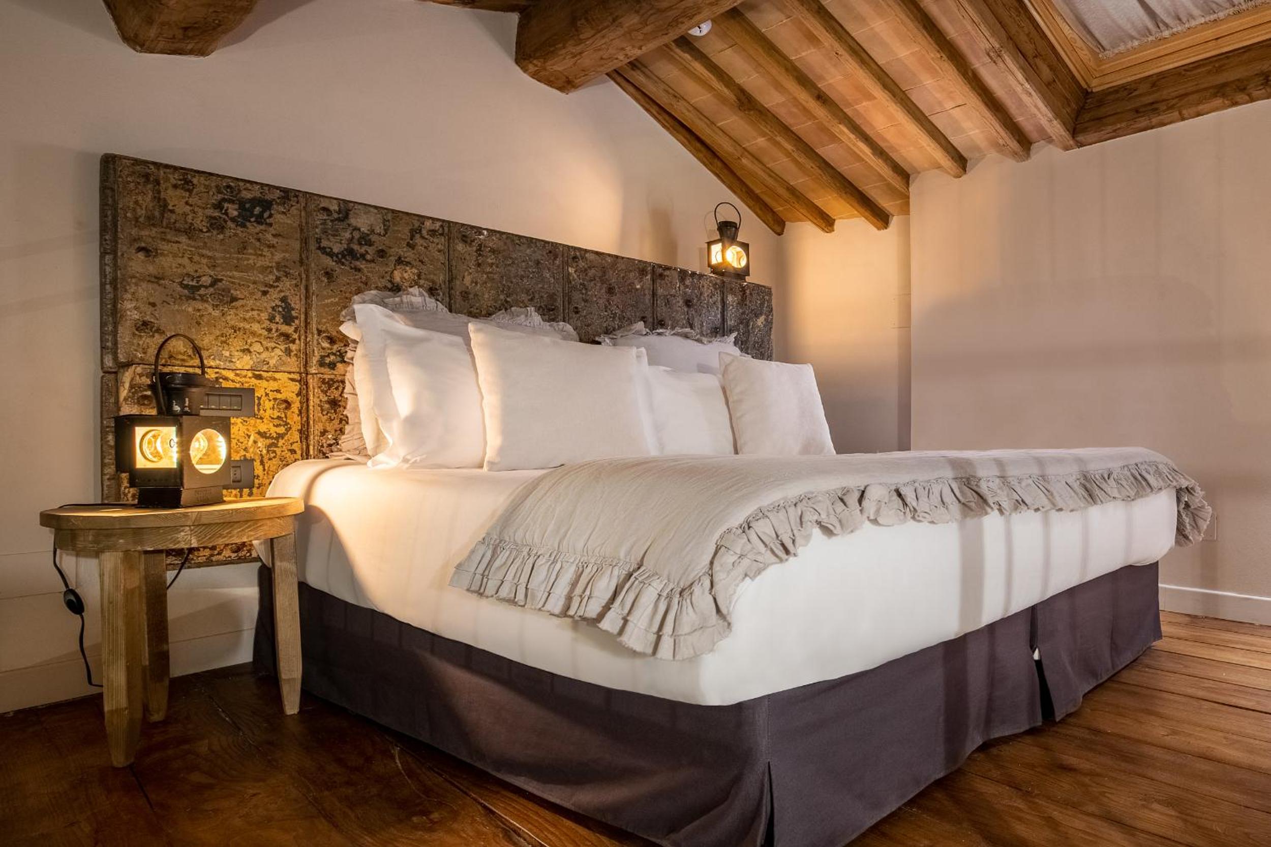 Standard King Room - Photo 1