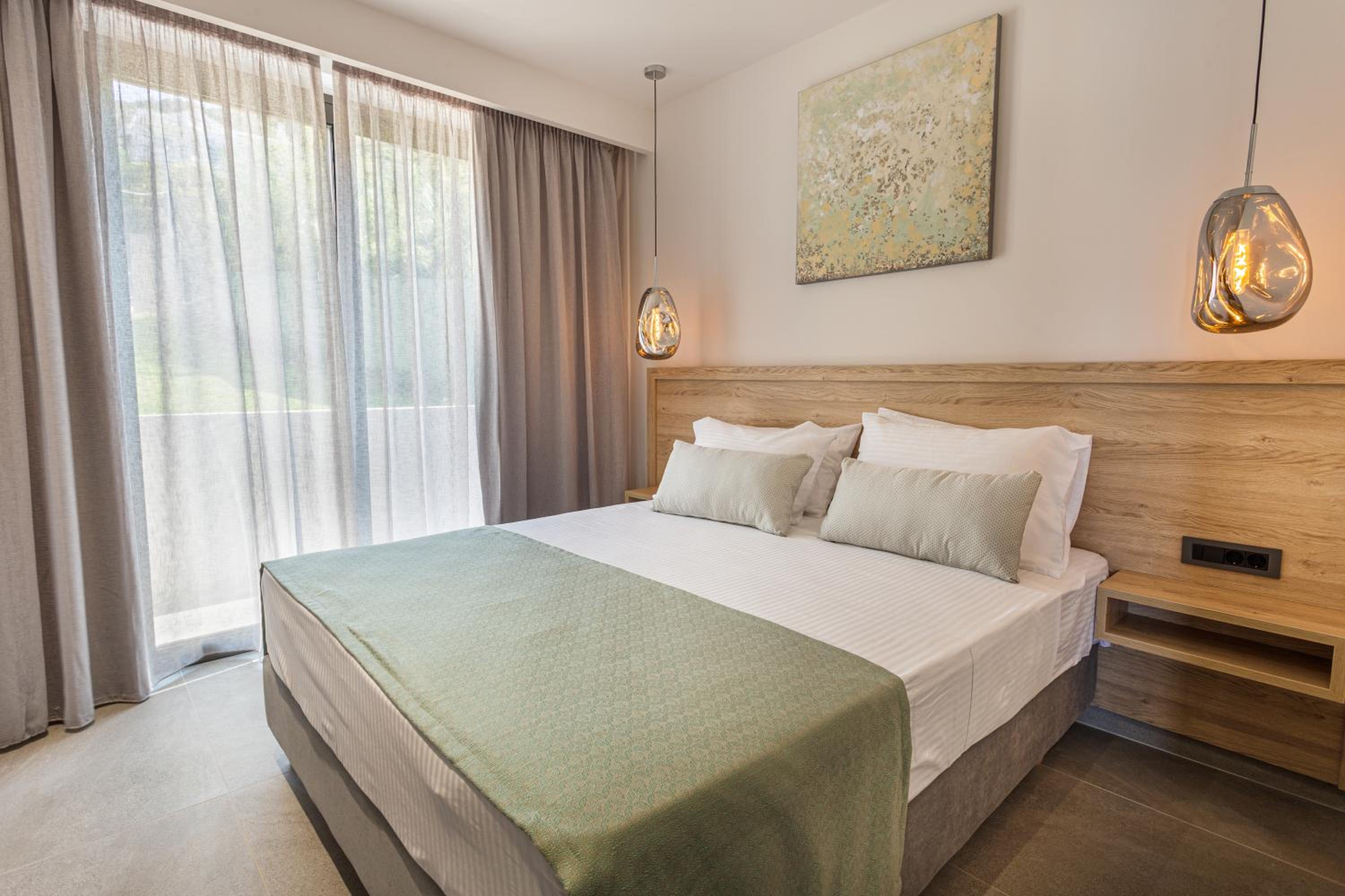 Deluxe Double Room with Pool View photo 1