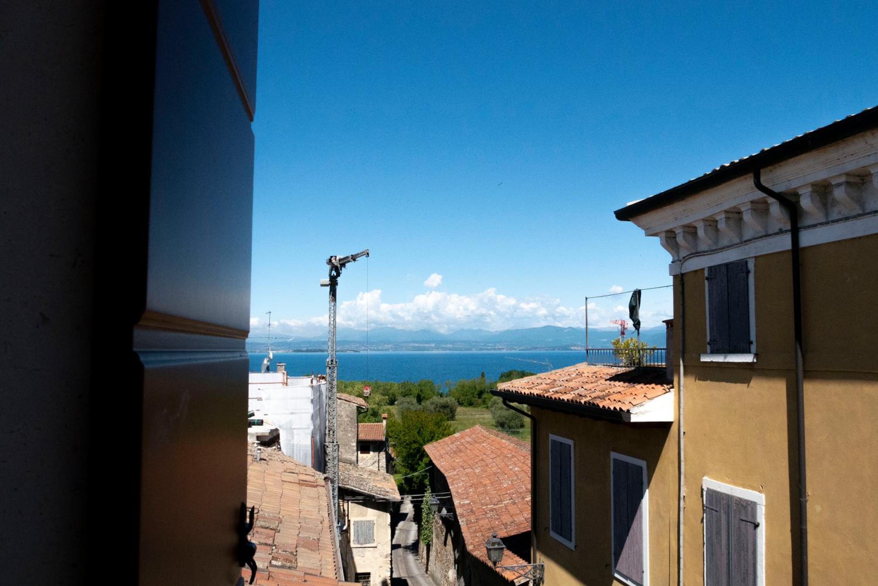 Apartment with Lake View photo 3
