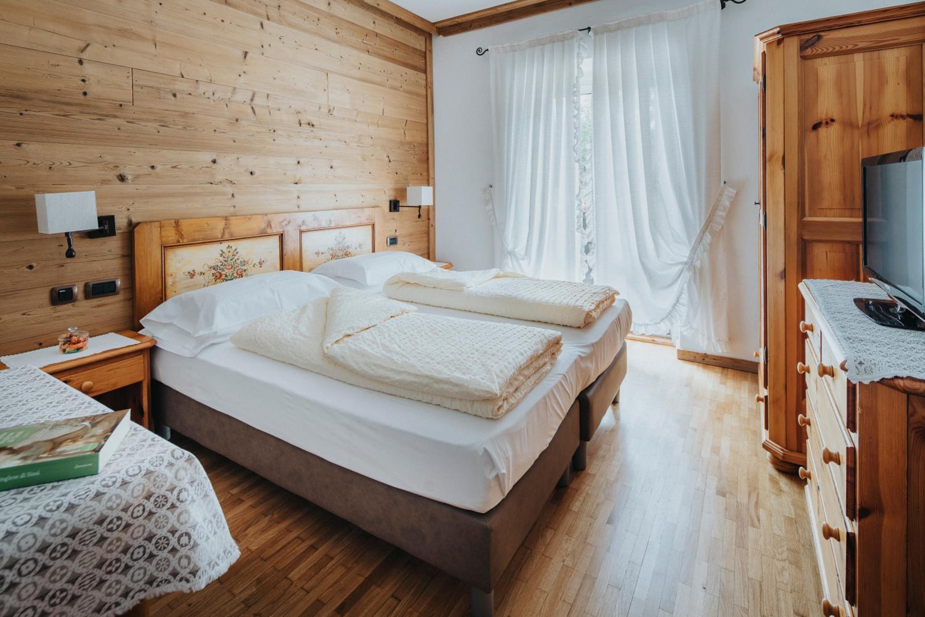 Double Room with Mountain View - Photo 6
