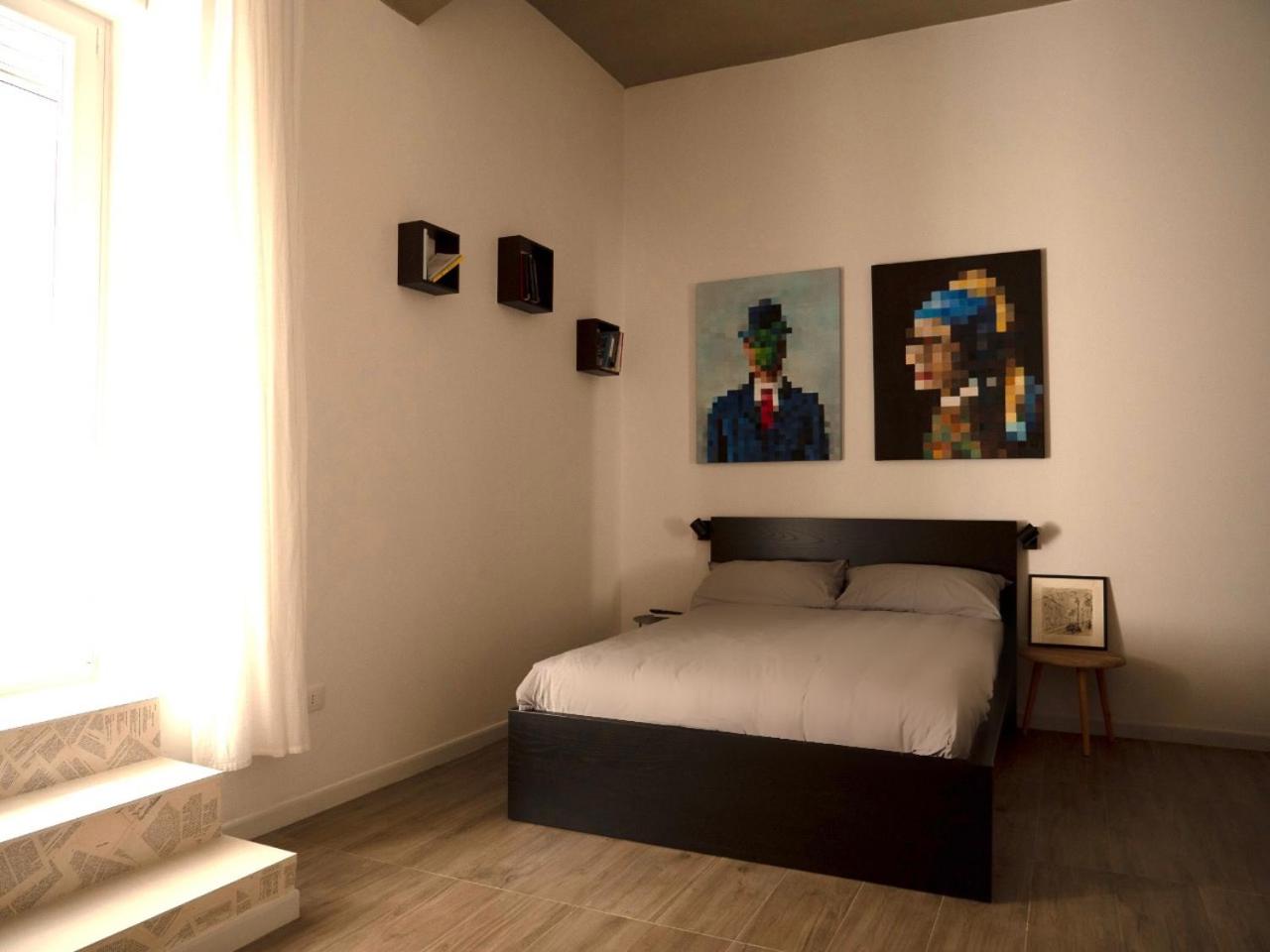 Double Room with Balcony - Photo 9
