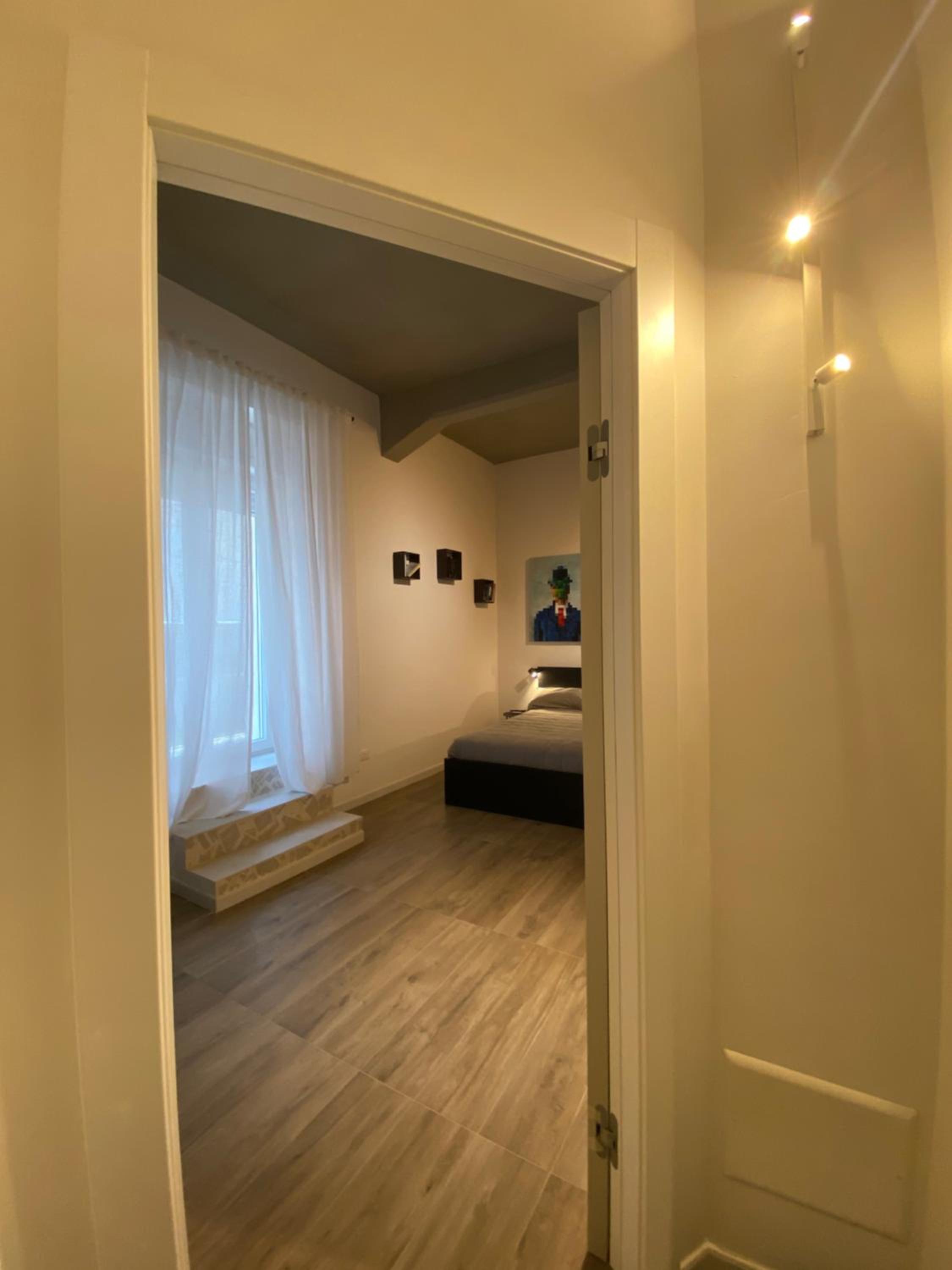 Double Room with Balcony - Photo 6