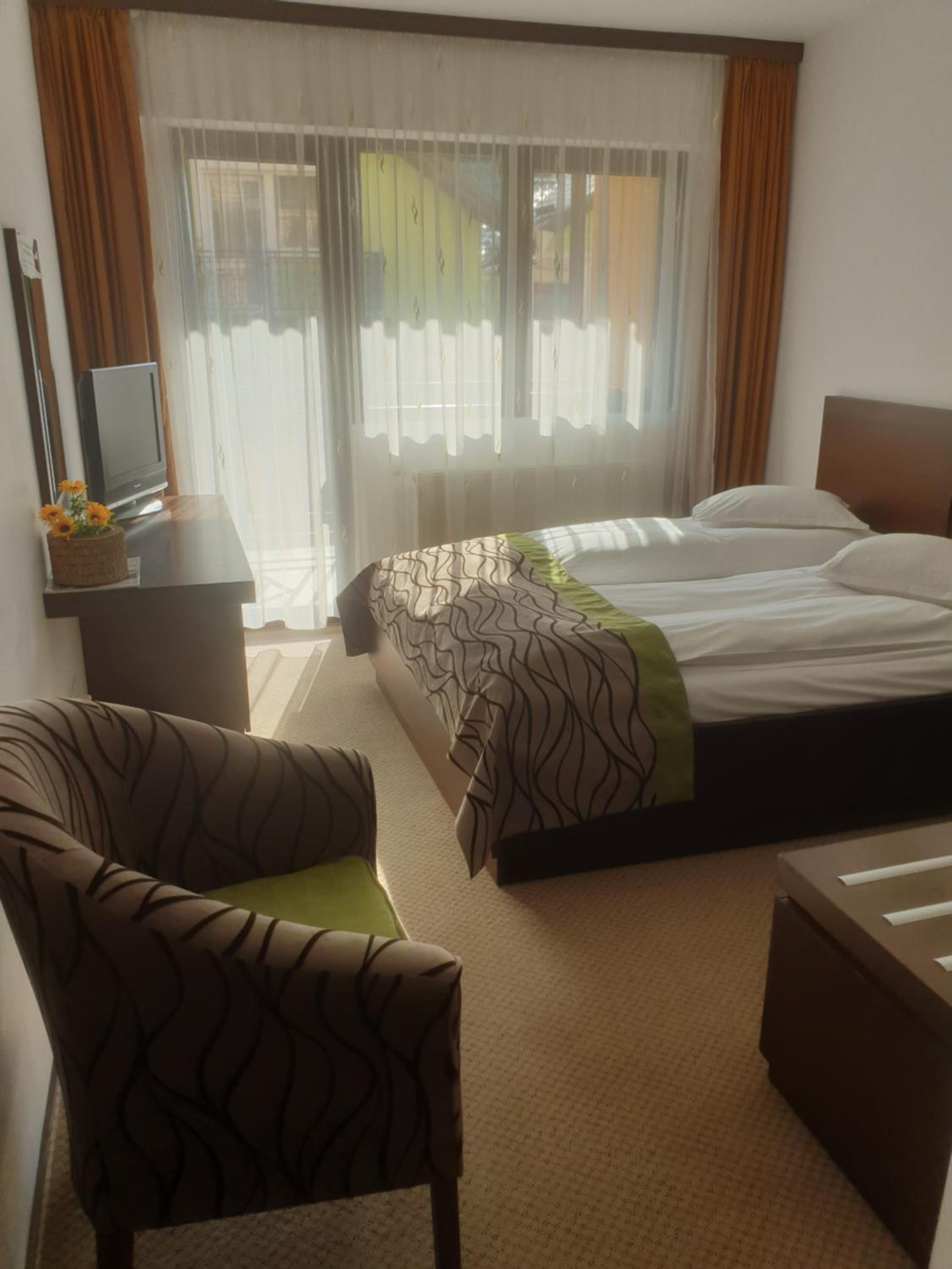 Standard Double or Twin Room - Photo 3