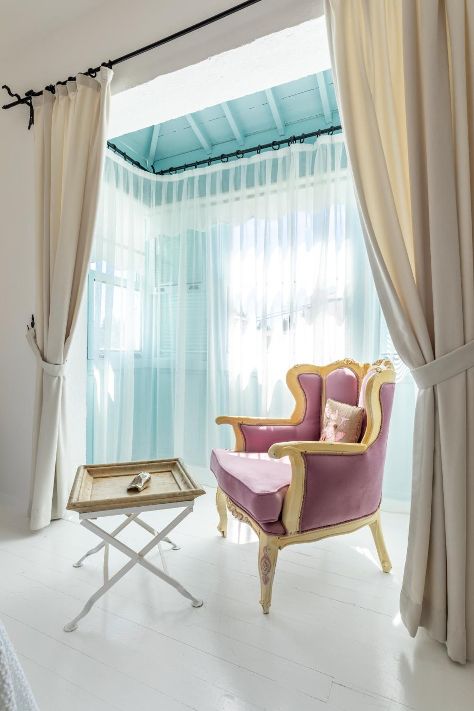 Superior Room with Bay Window photo 2