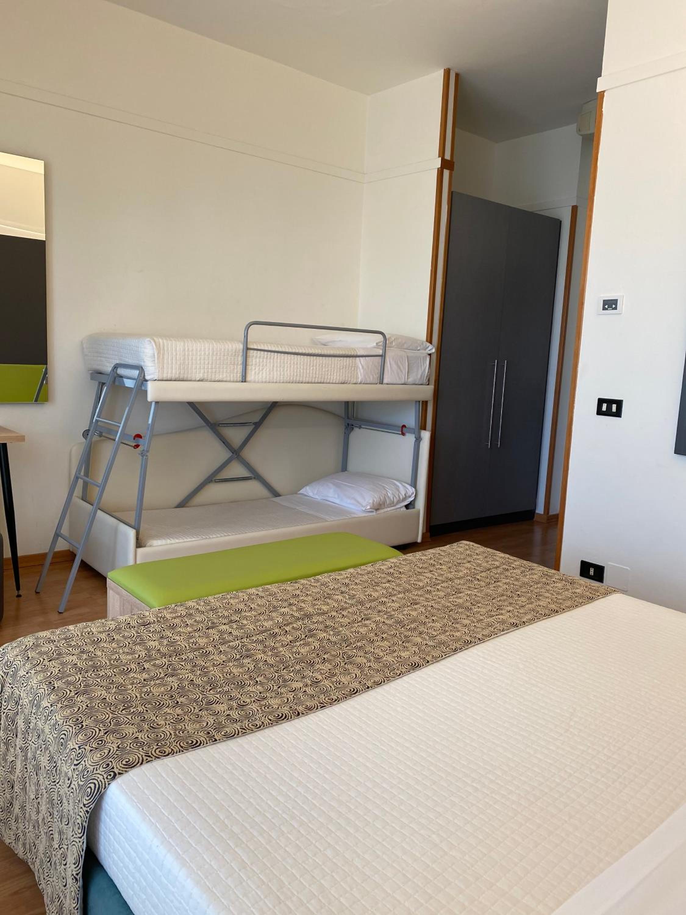 Quadruple Room with Sea View