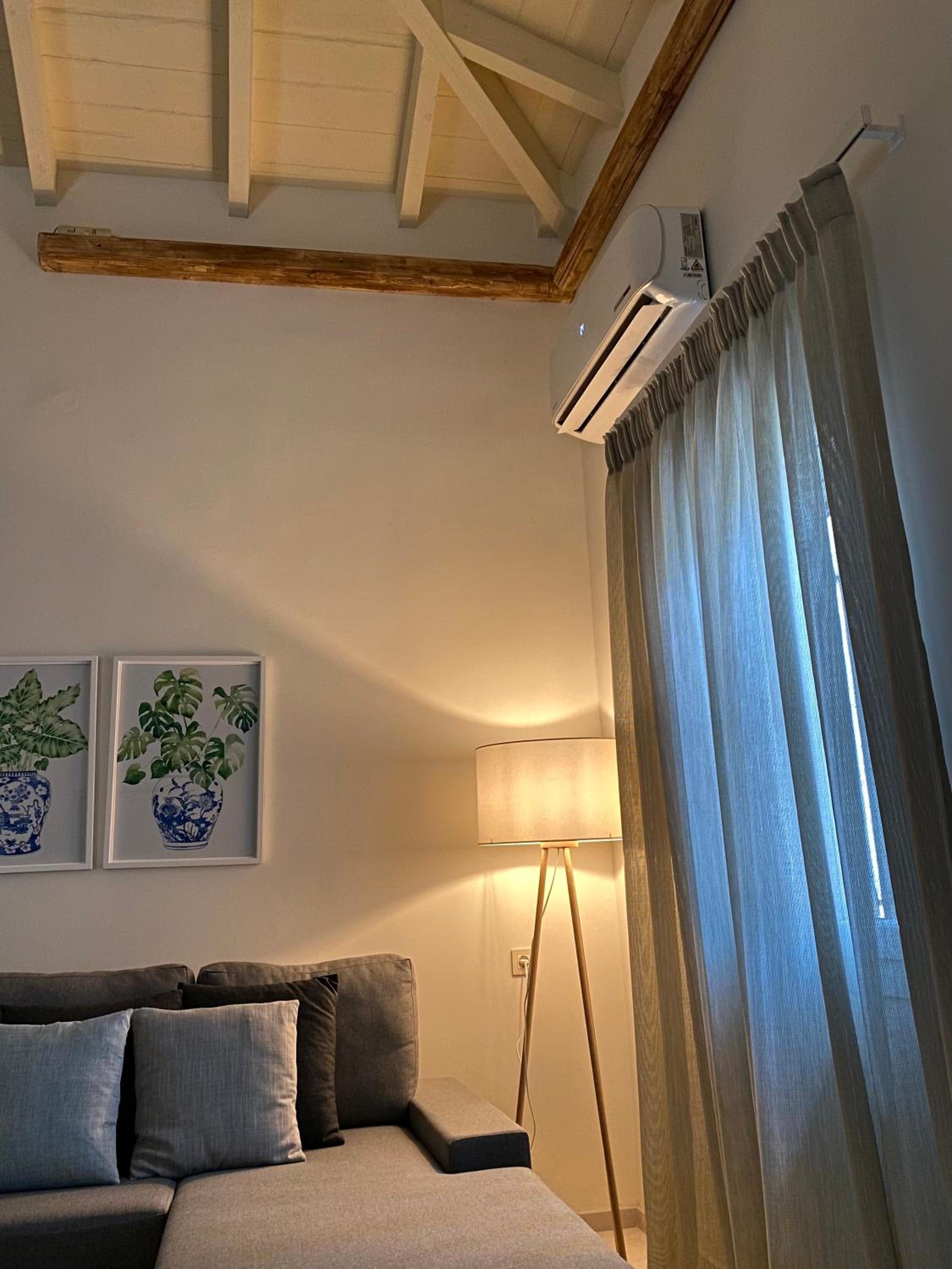 Deluxe Apartment photo 2
