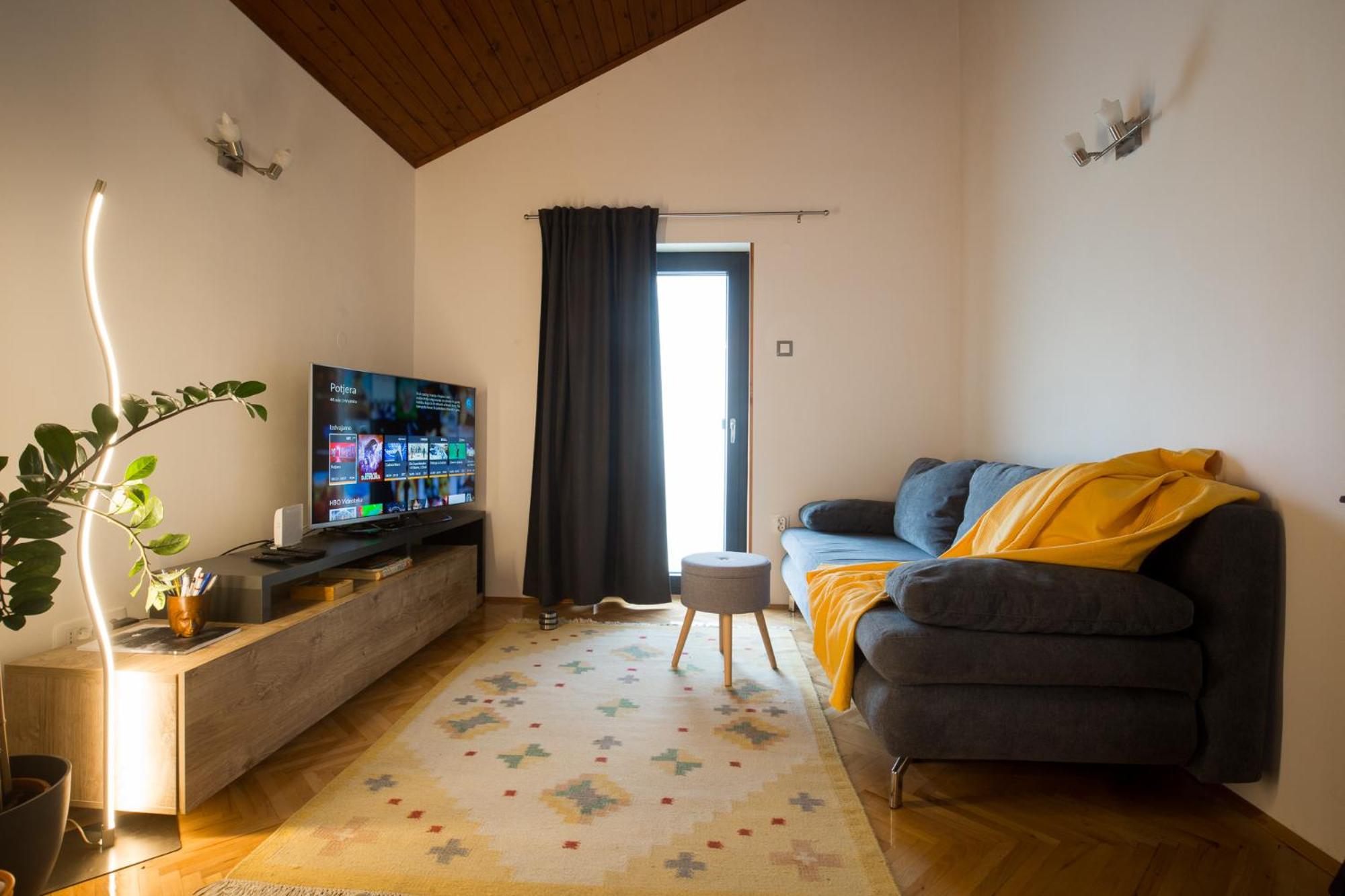 Apartment with Balcony photo 1