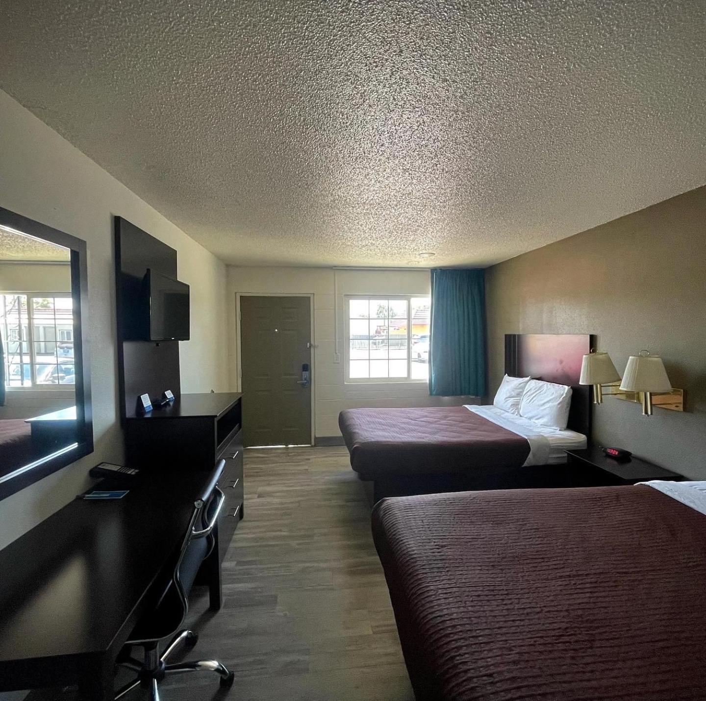 Quadruple Room - Non-Smoking - Photo 4