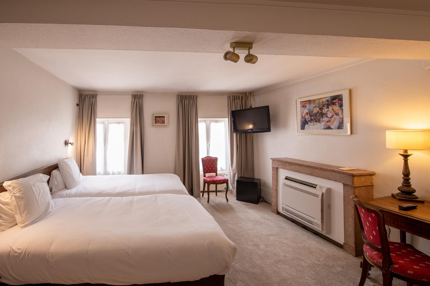 Superior Double or Twin Room photo 3