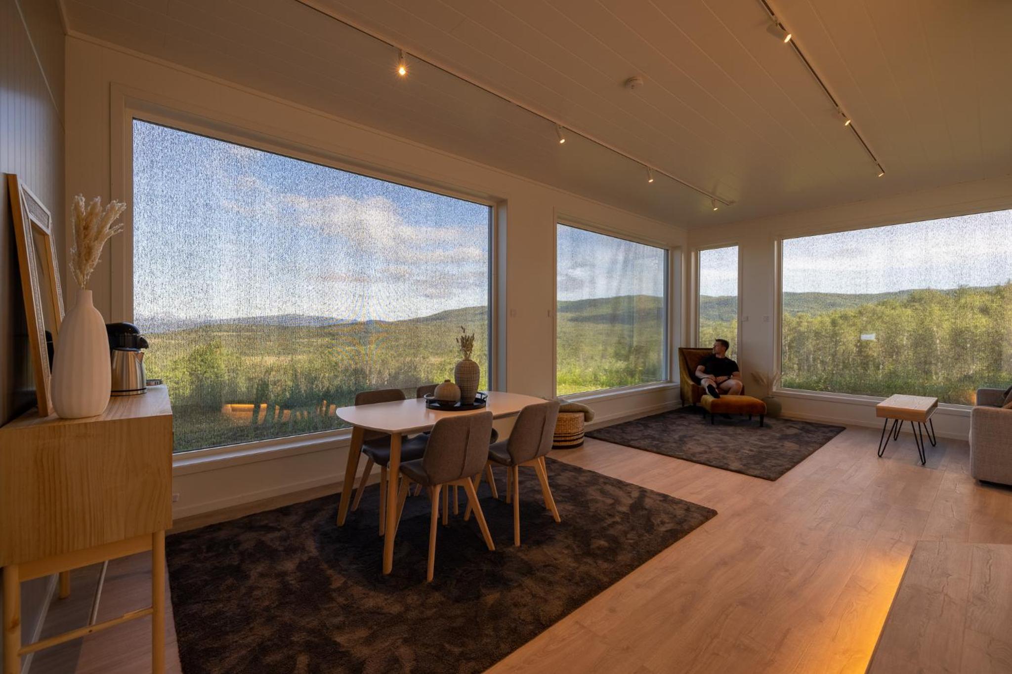 Executive Suite - Photo 17