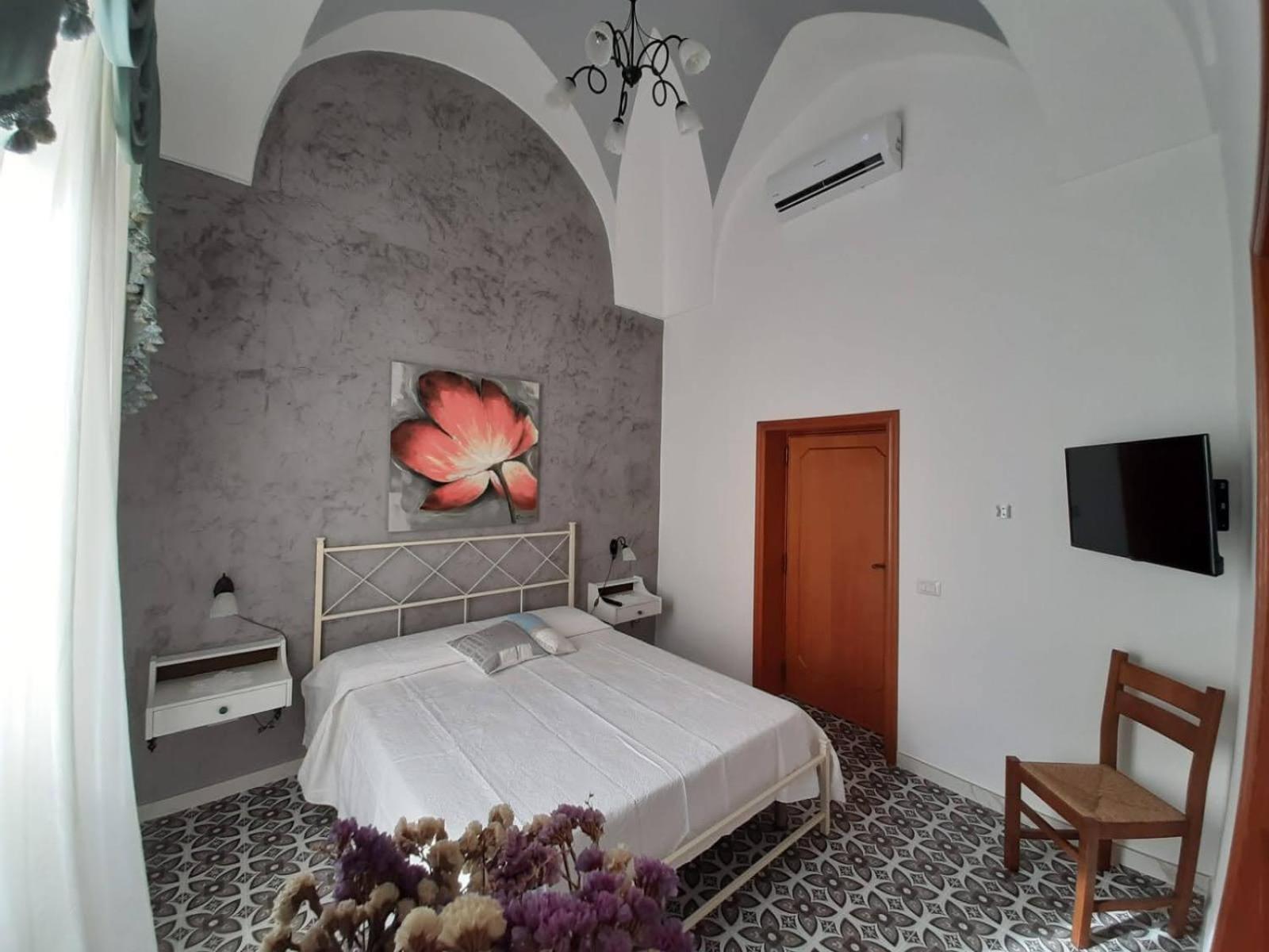 Double Room with Private Bathroom - Photo 2