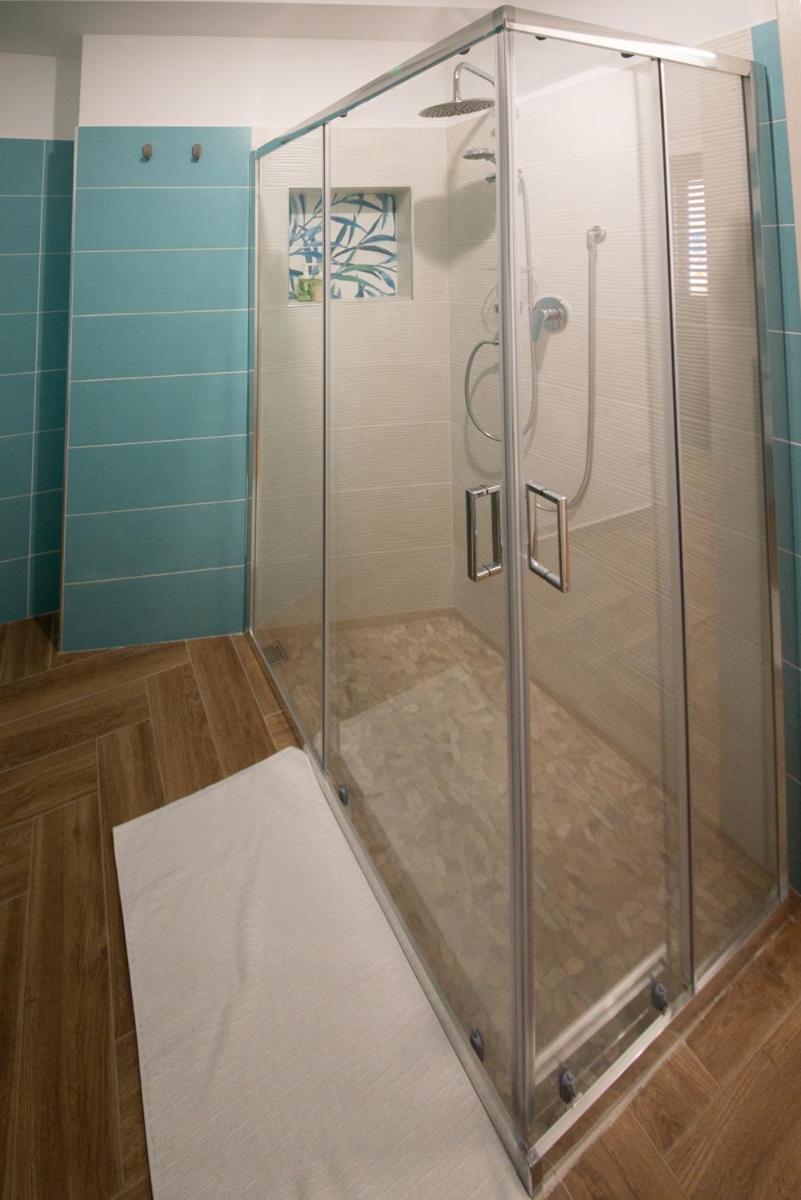 Deluxe Double Room with Shower photo 2