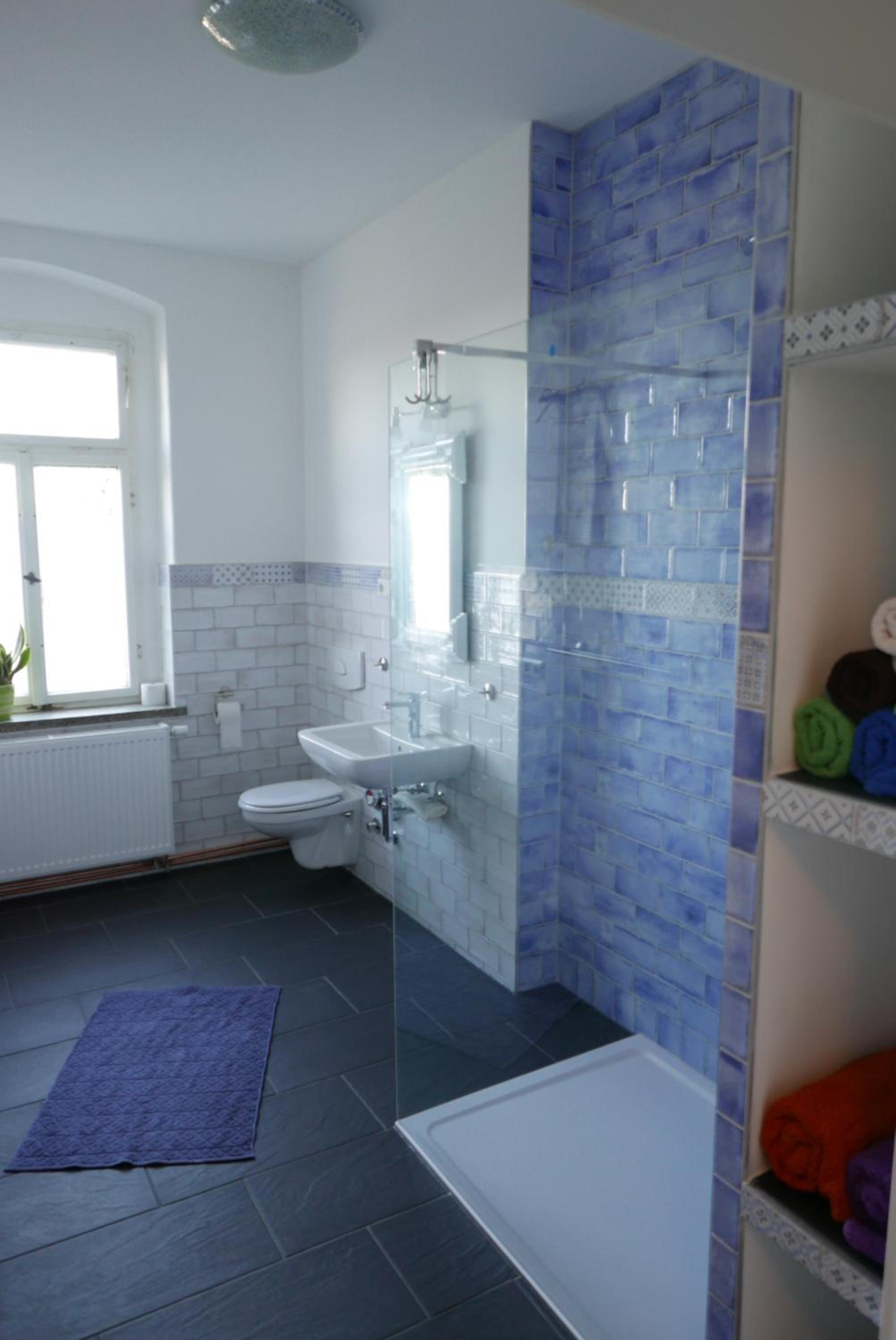 One-Bedroom Apartment - Photo 2