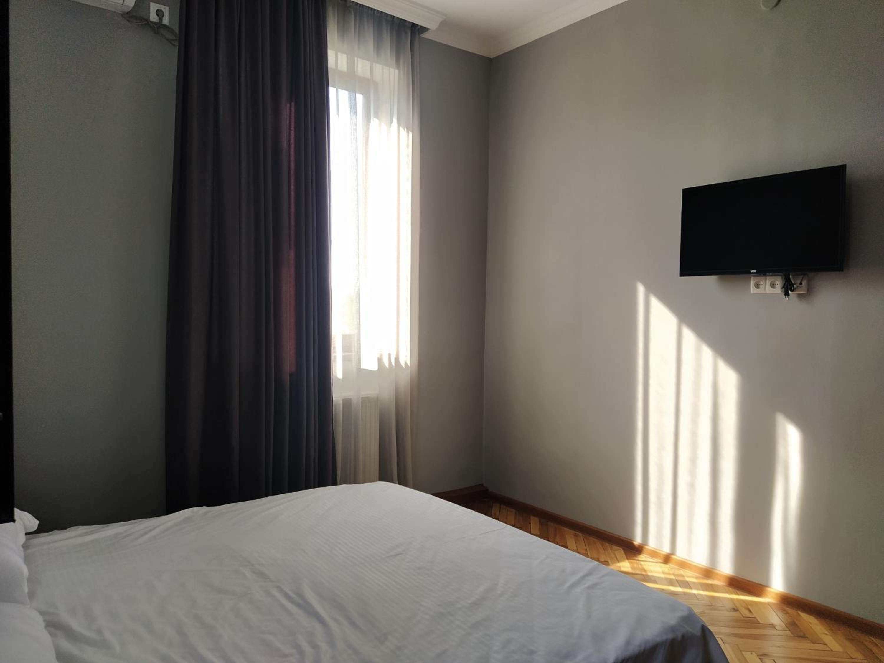Double Room with Private Bathroom - Photo 5