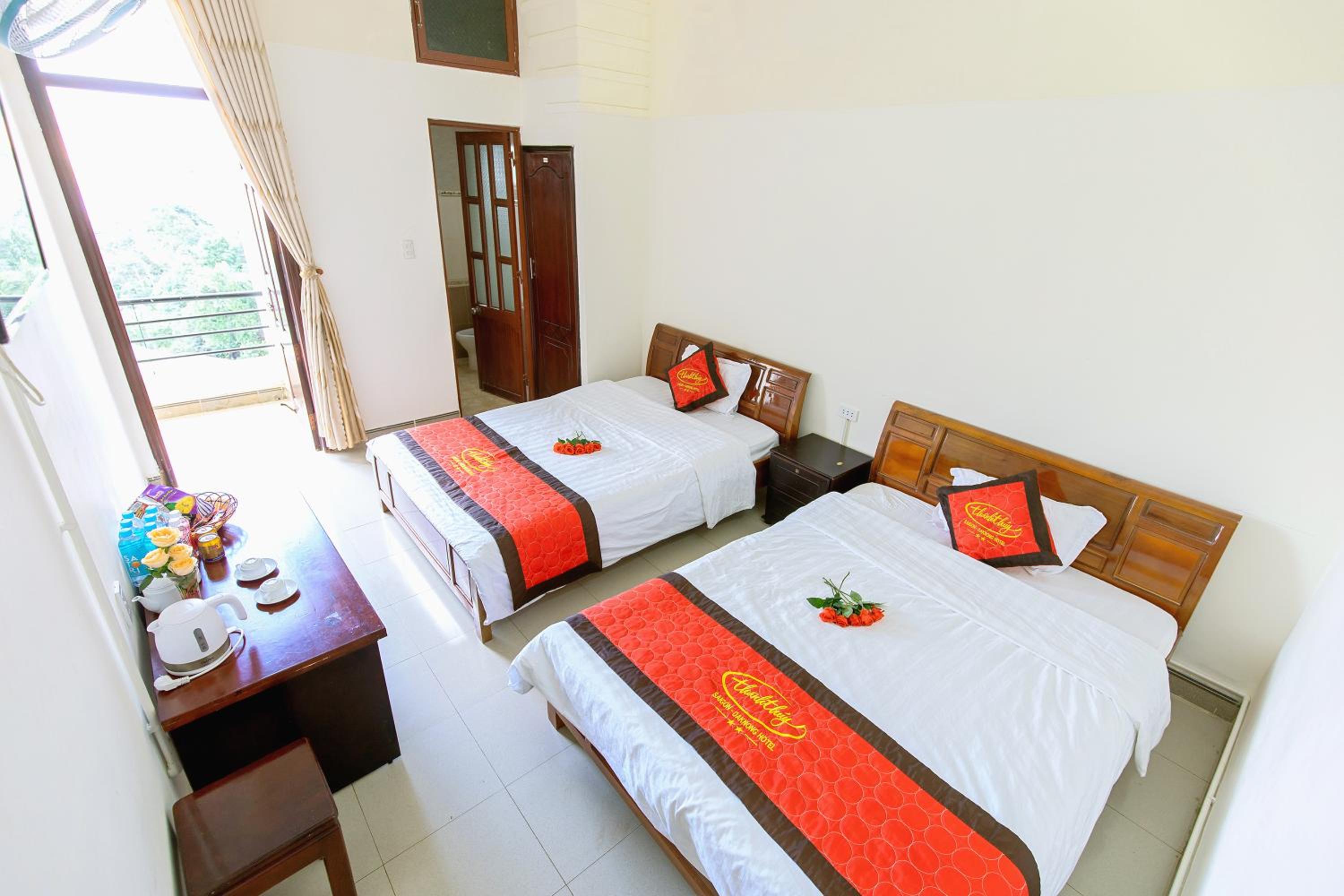 Twin Room with Lake View photo 1