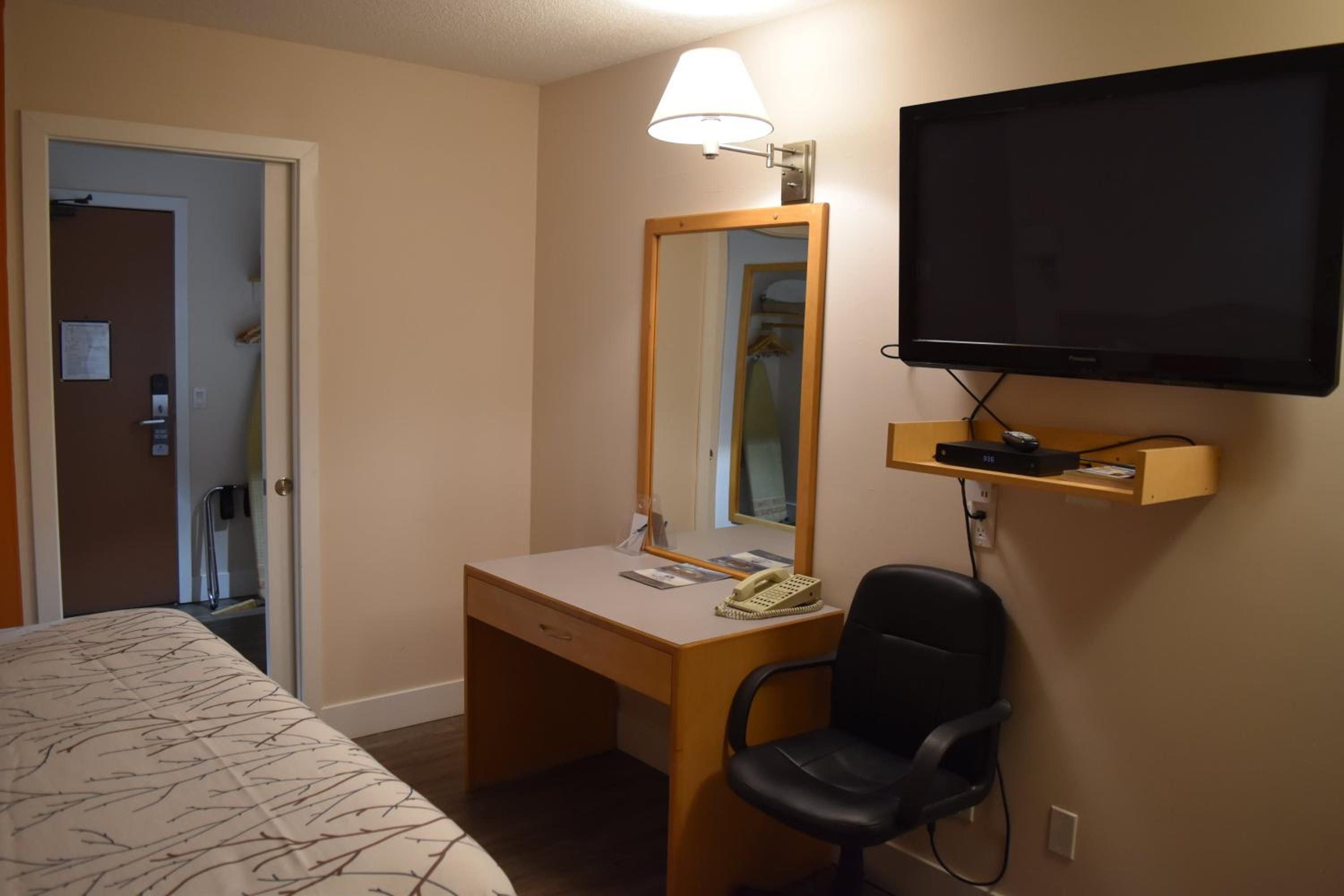 Queen Room - Photo 2