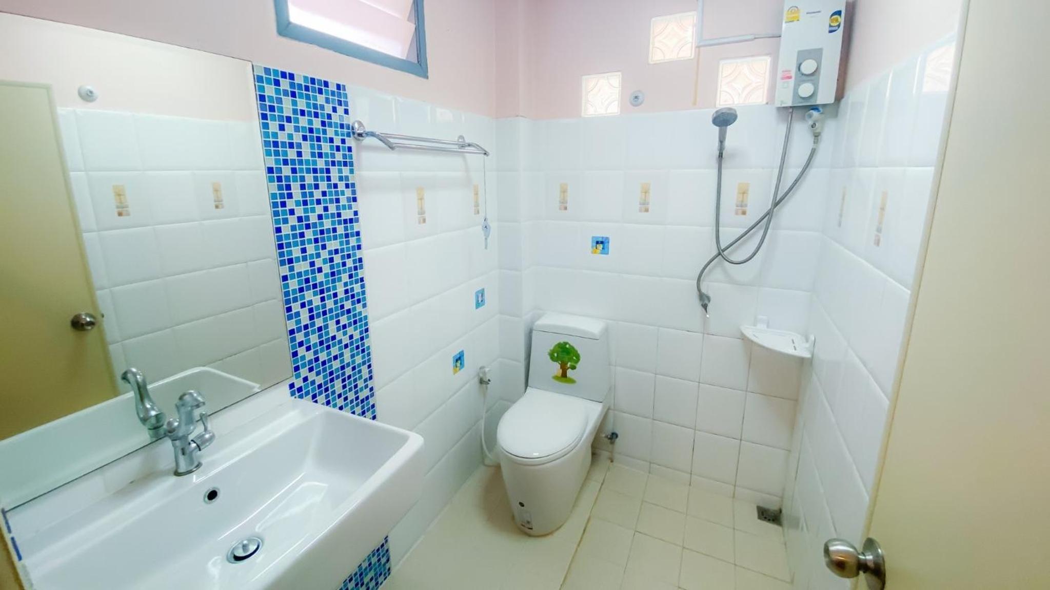 Standard Quadruple Room - Photo 5