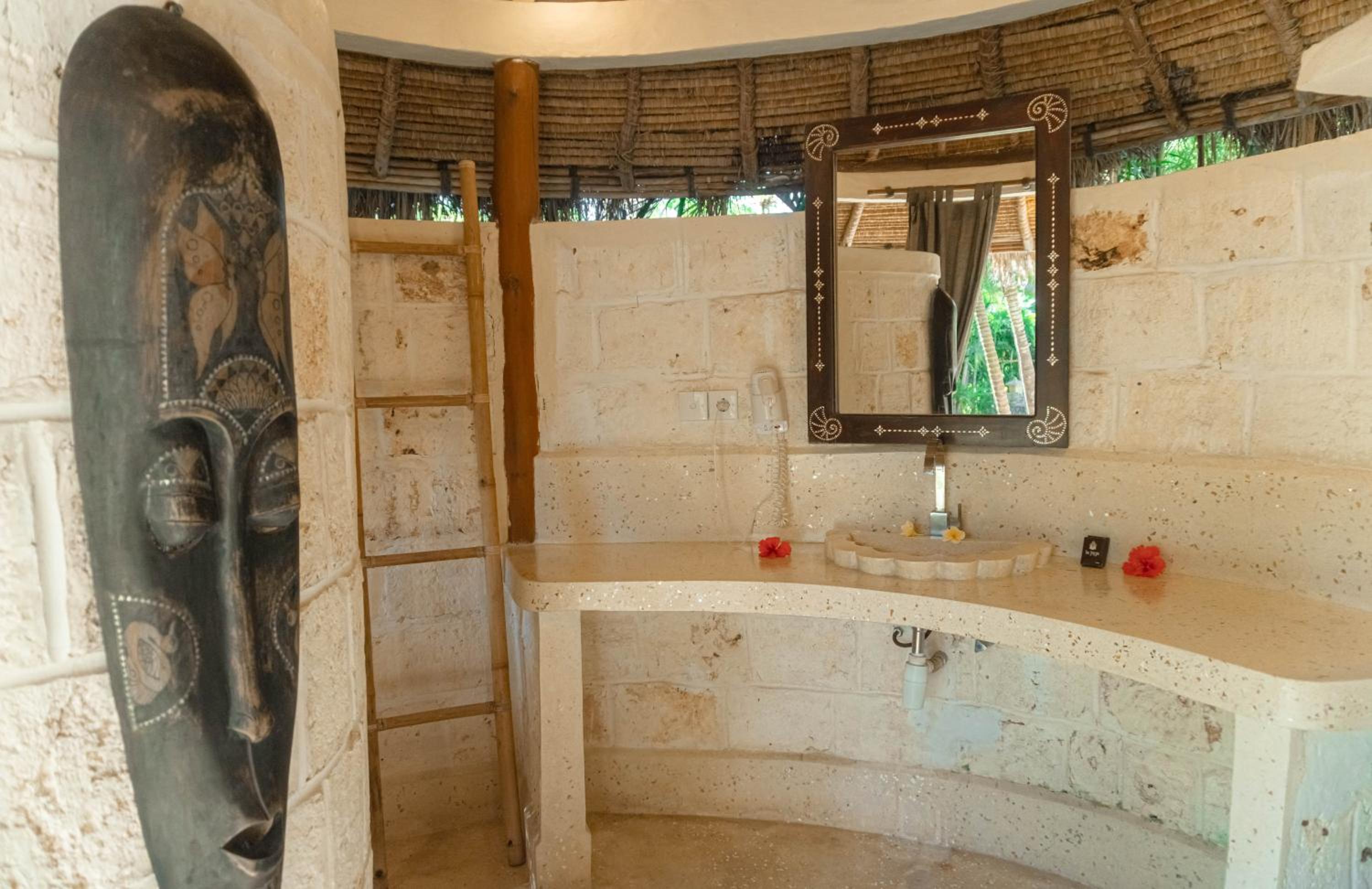 Deluxe Bungalow - Photo 13