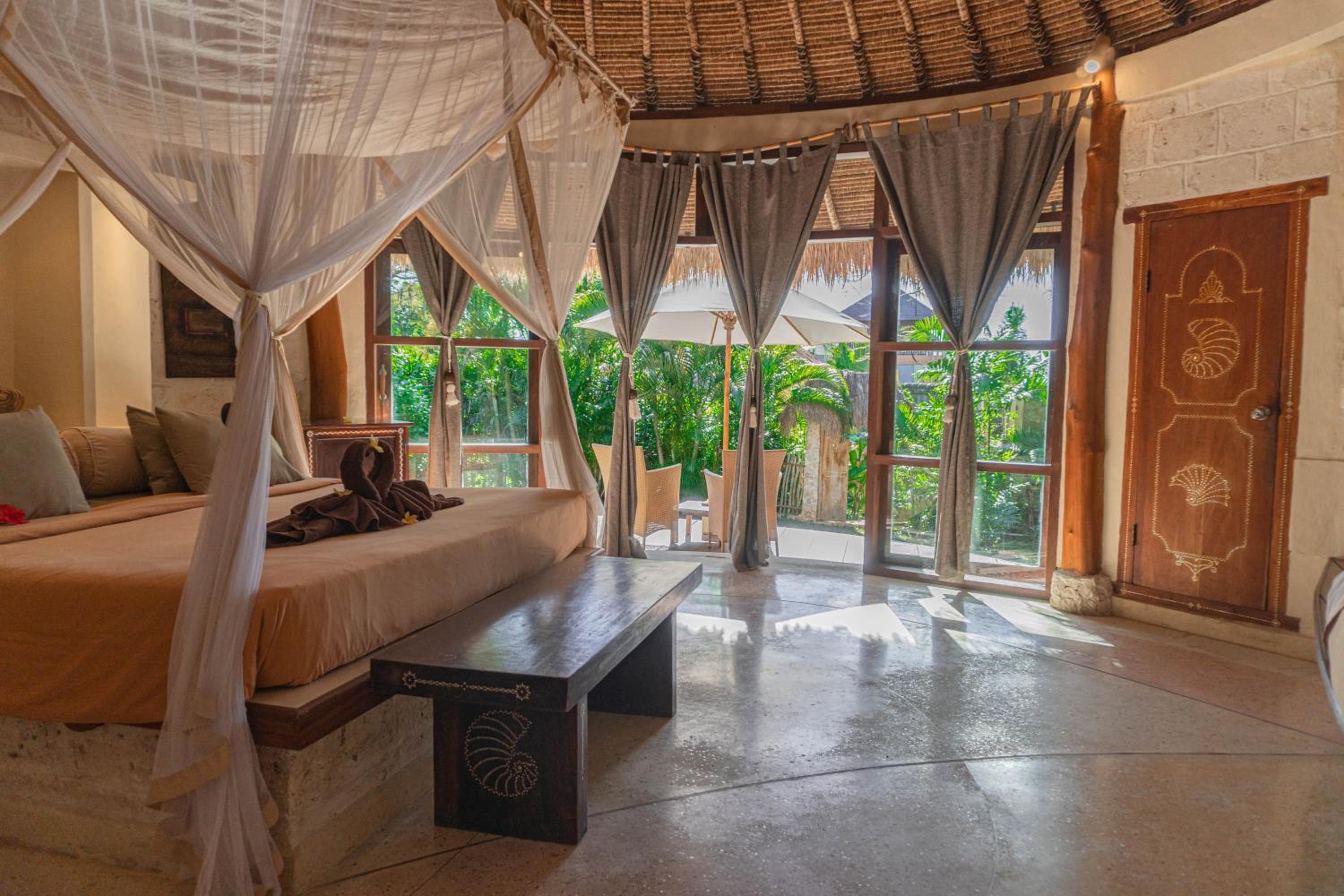 Deluxe Bungalow - Photo 16